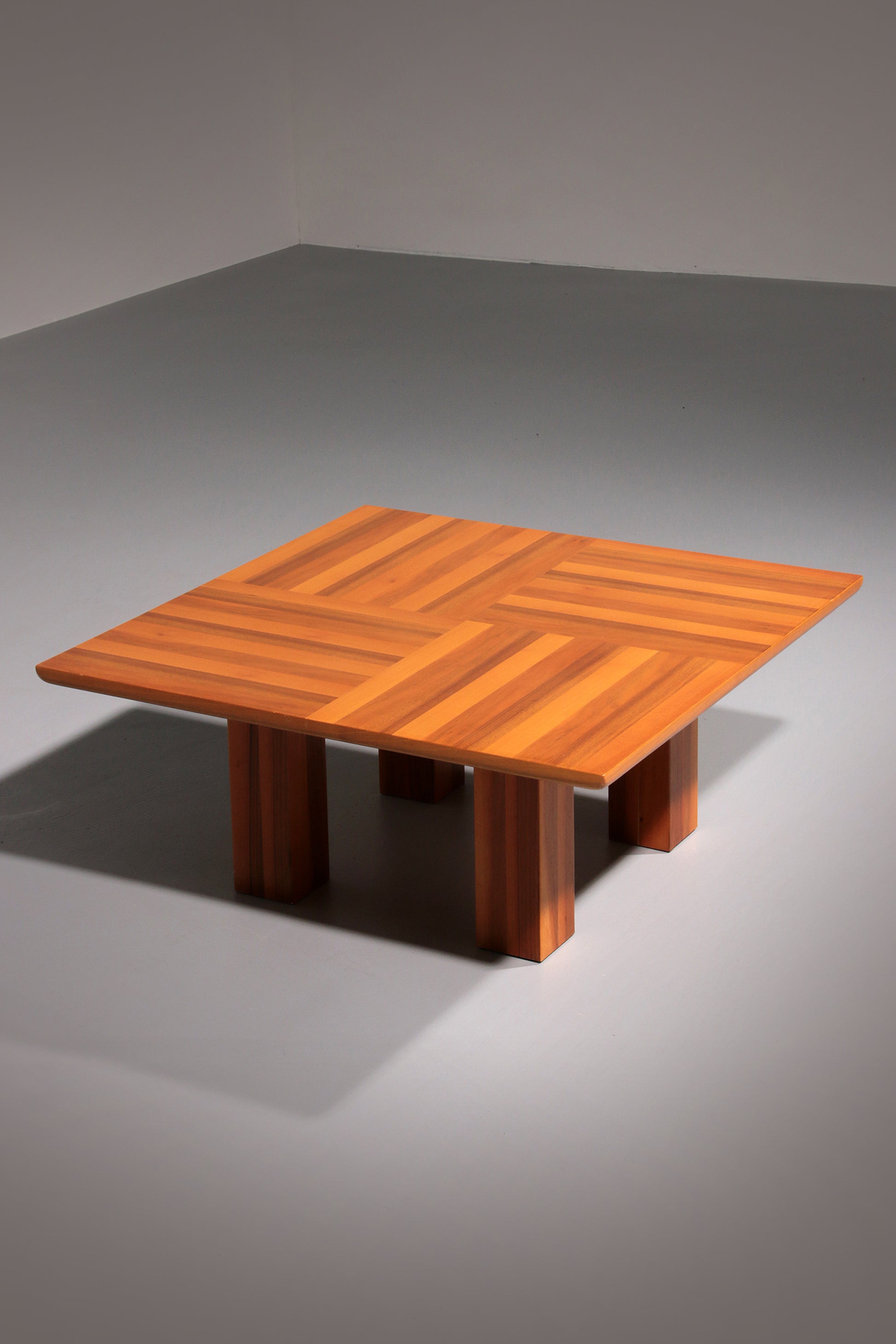 Bellini’s Exquisite Walnut Coffee Table – A Masterpiece of Italian Modernism 1970
