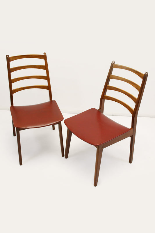 Eettafel stoelen met teak en skai rode zitting als set. 