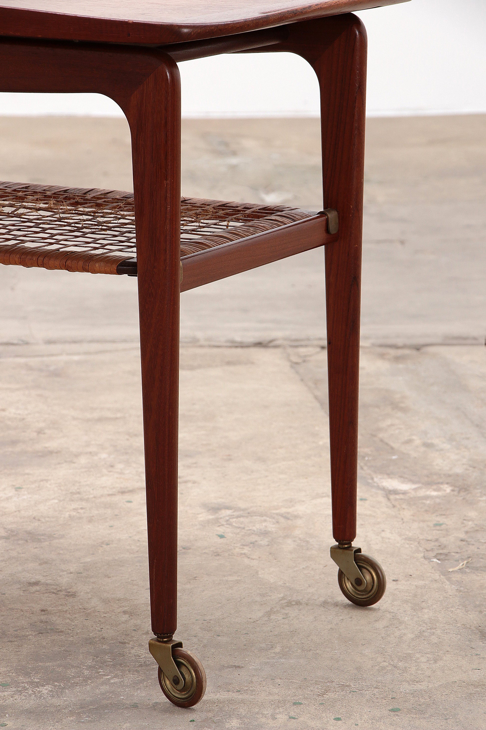 Poul Jensen Trolley teak gemaakt door Selig,1960 denemarken.