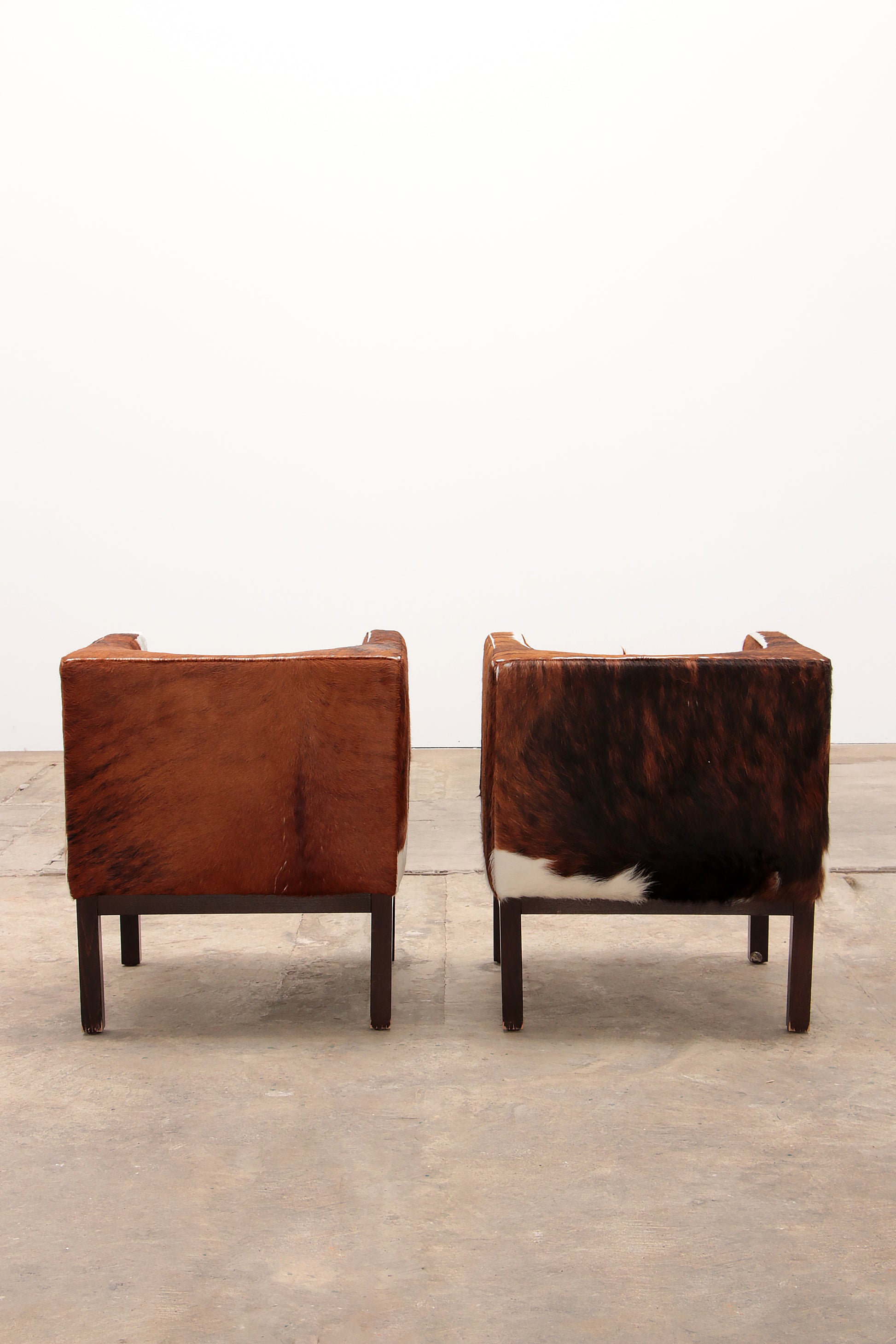 Vintage set van twee koeienhuid fauteuils,1970.