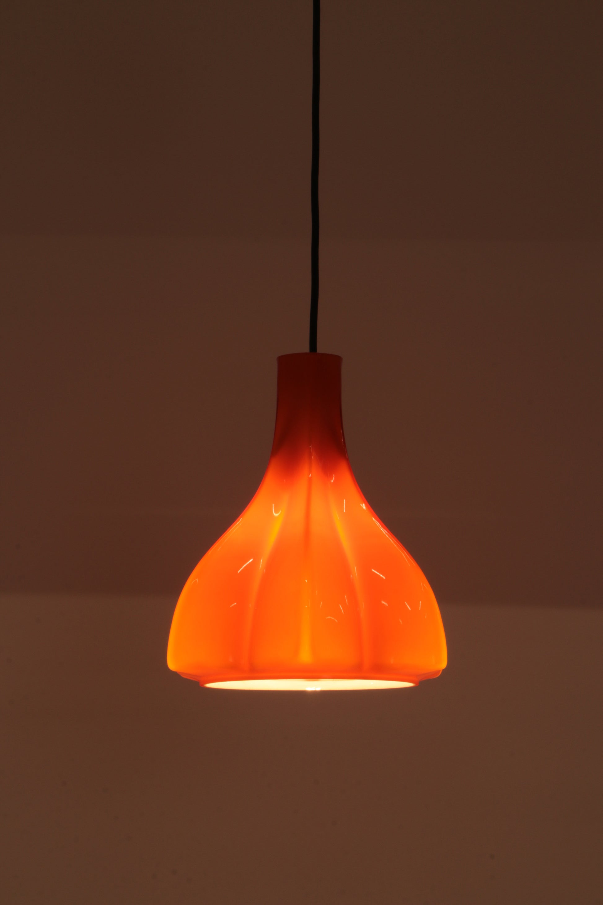 Vintage Oranje Glazen Hanglamp Van Peill En Putzler 1960