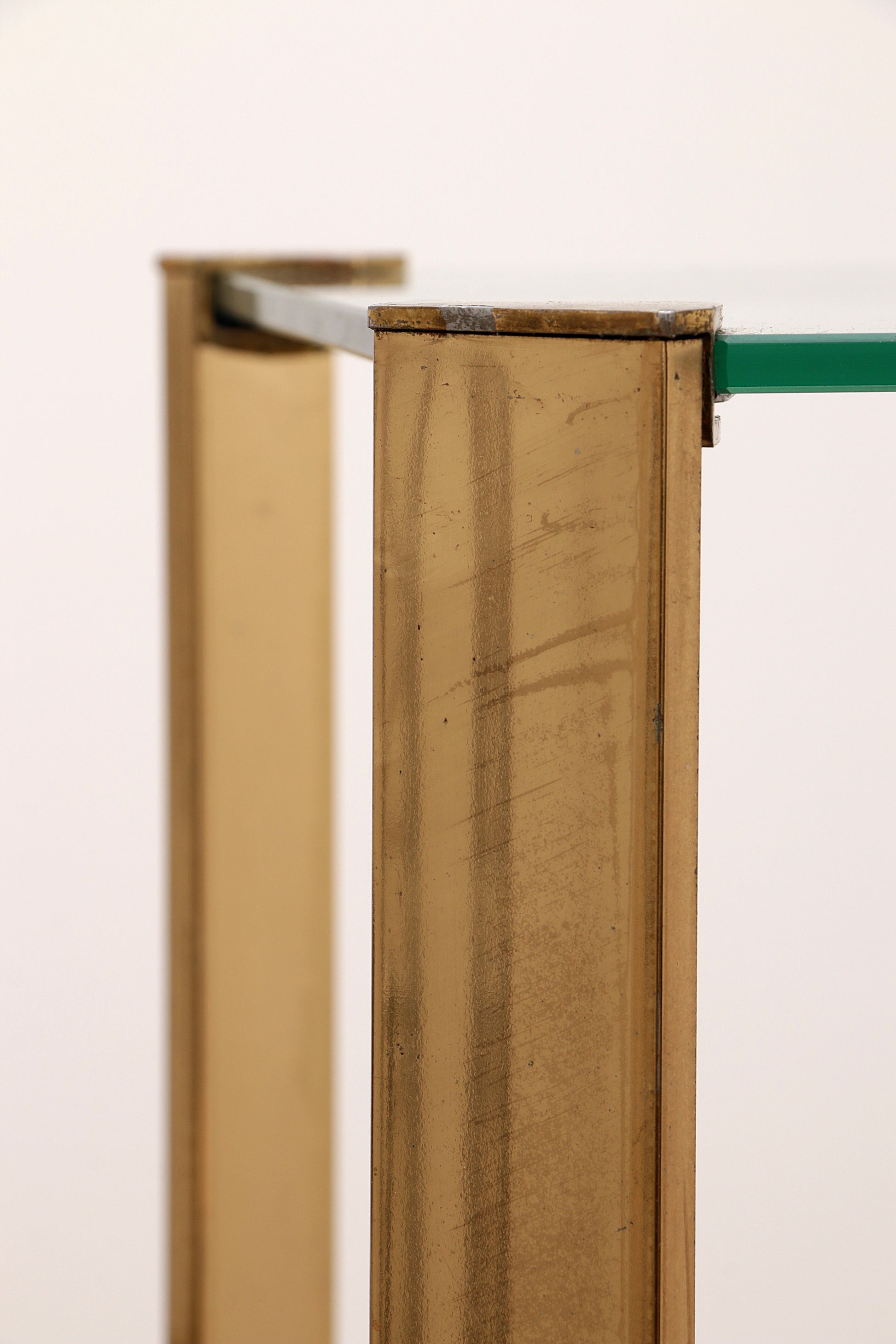 Hollywood Regency Franse Etagere in messing met glas,1970