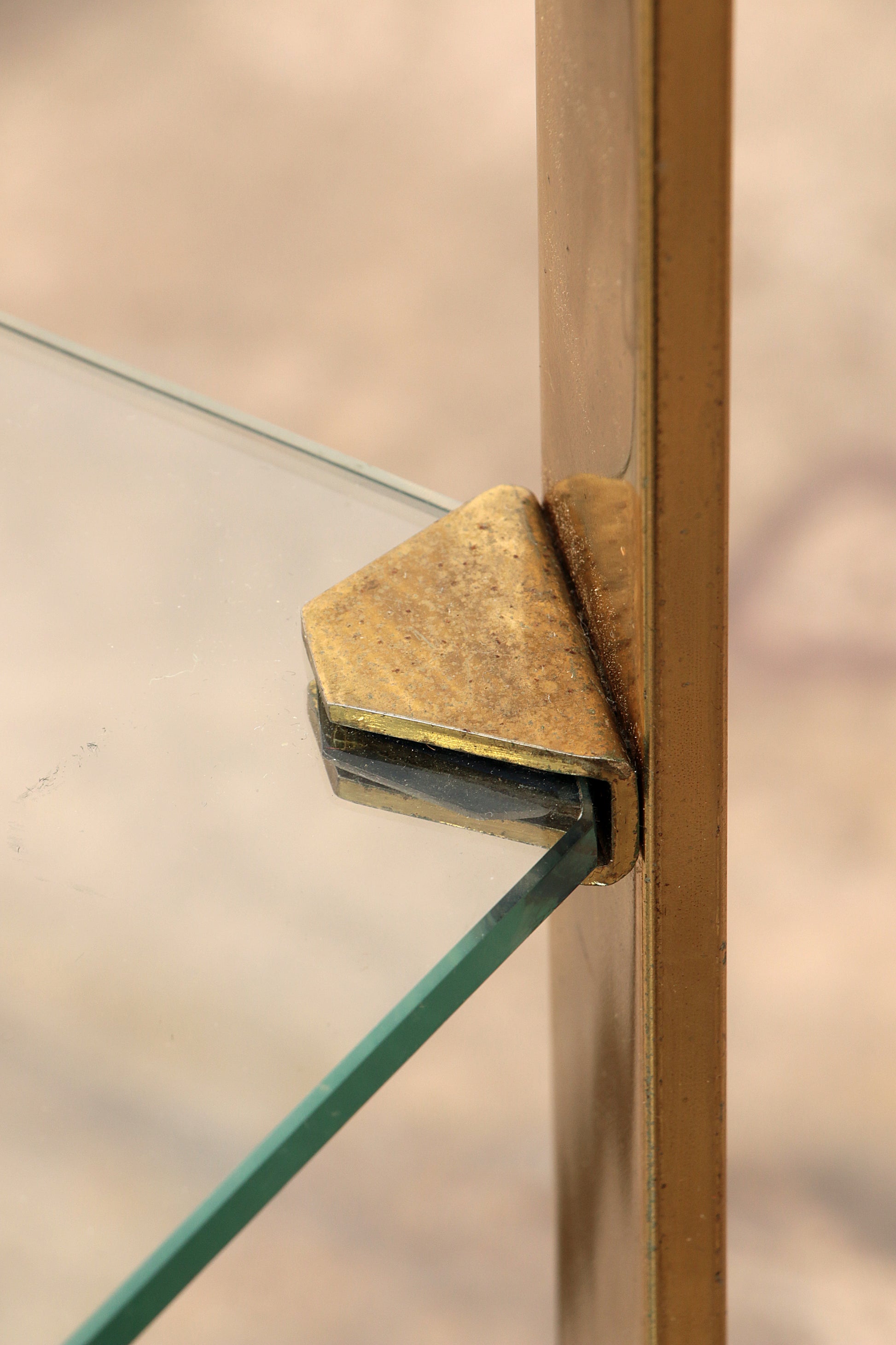 Hollywood Regency Franse Etagere in messing met glas,1970