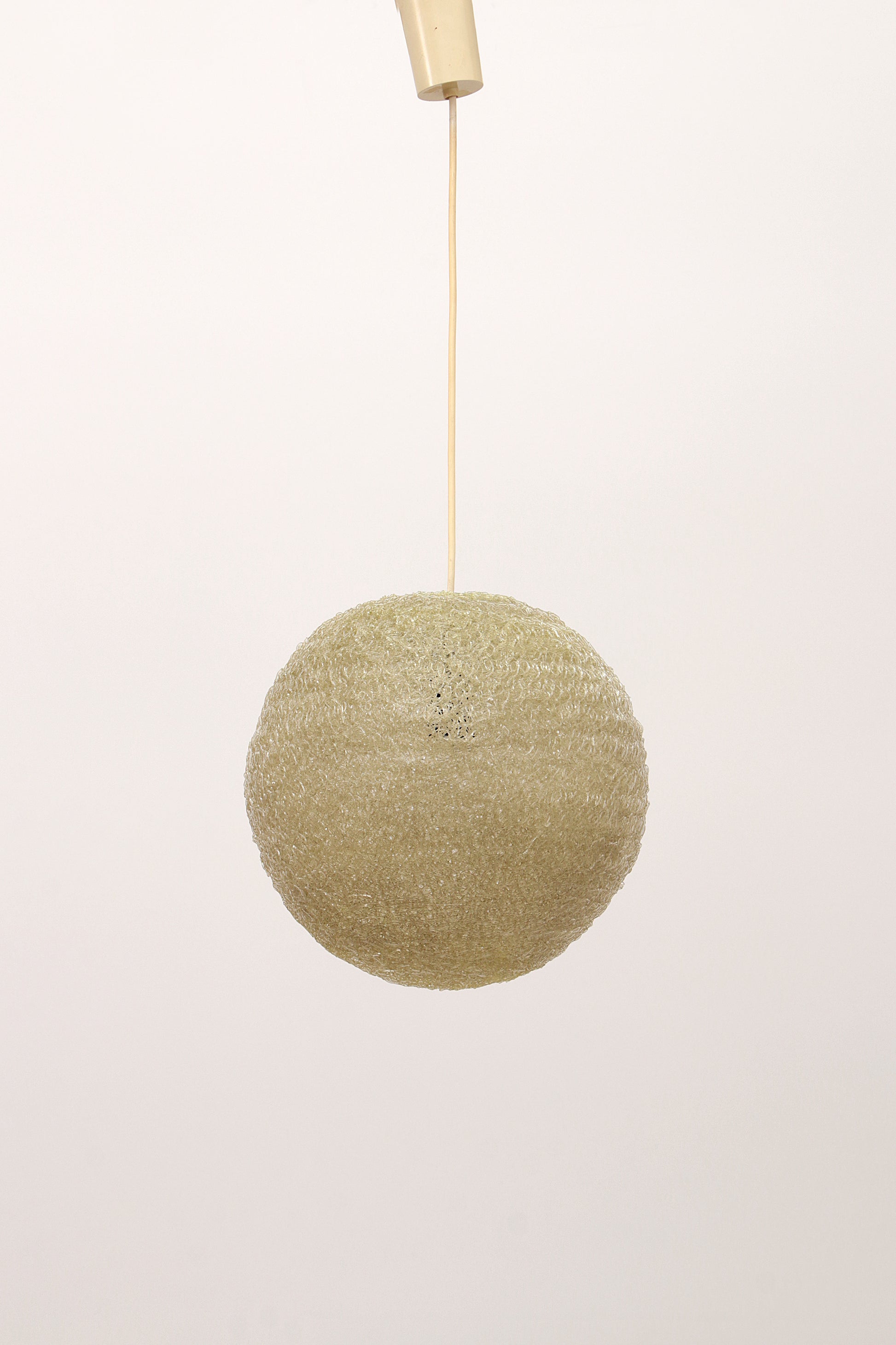 Hanglamp  "sugarball" Vintage creme gekleurd ,jaren60