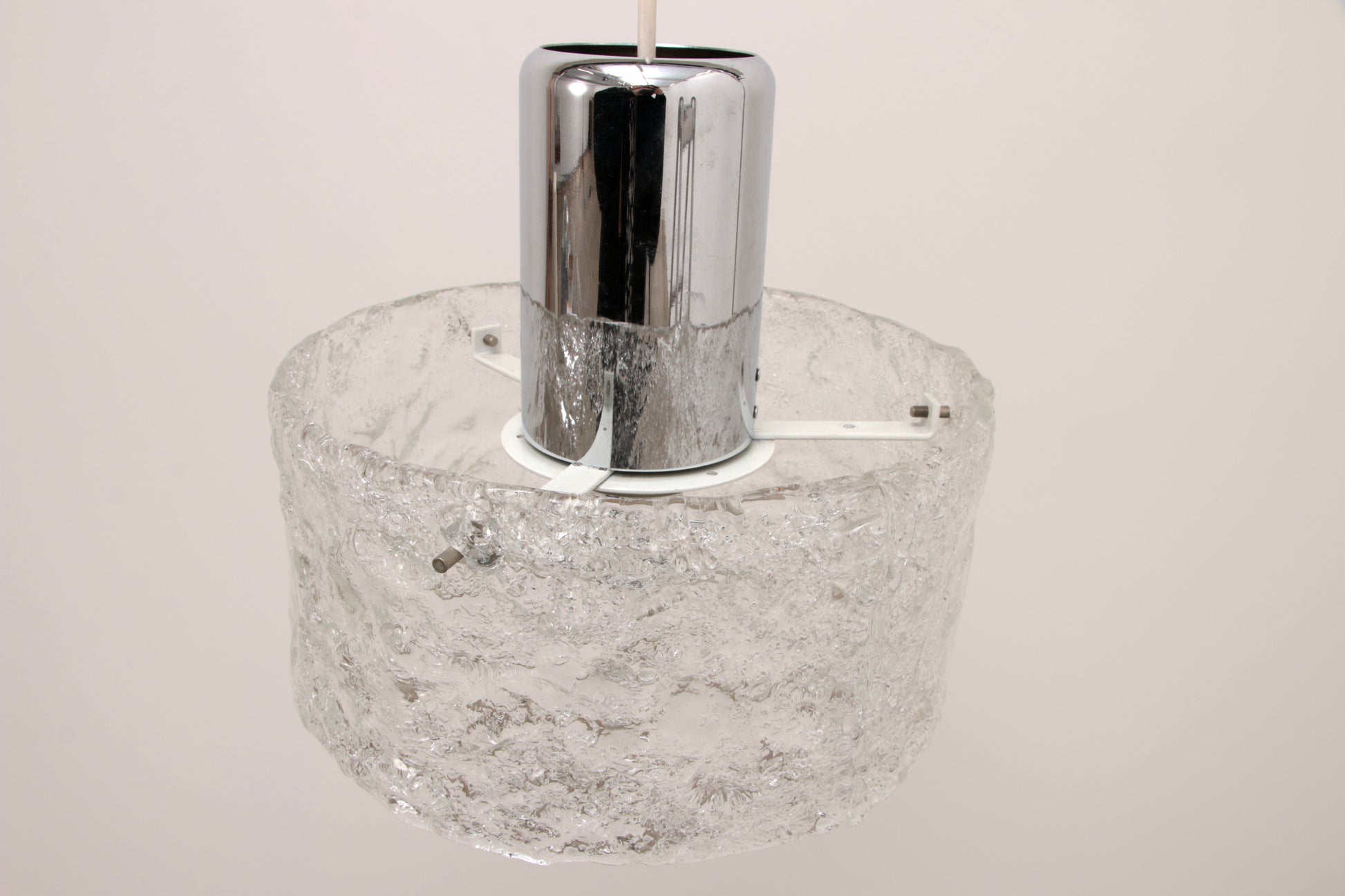 Zeer zeldzame  ijsglas lamp geproduceerd door Egon Hillebrand,1960 Duitsland.