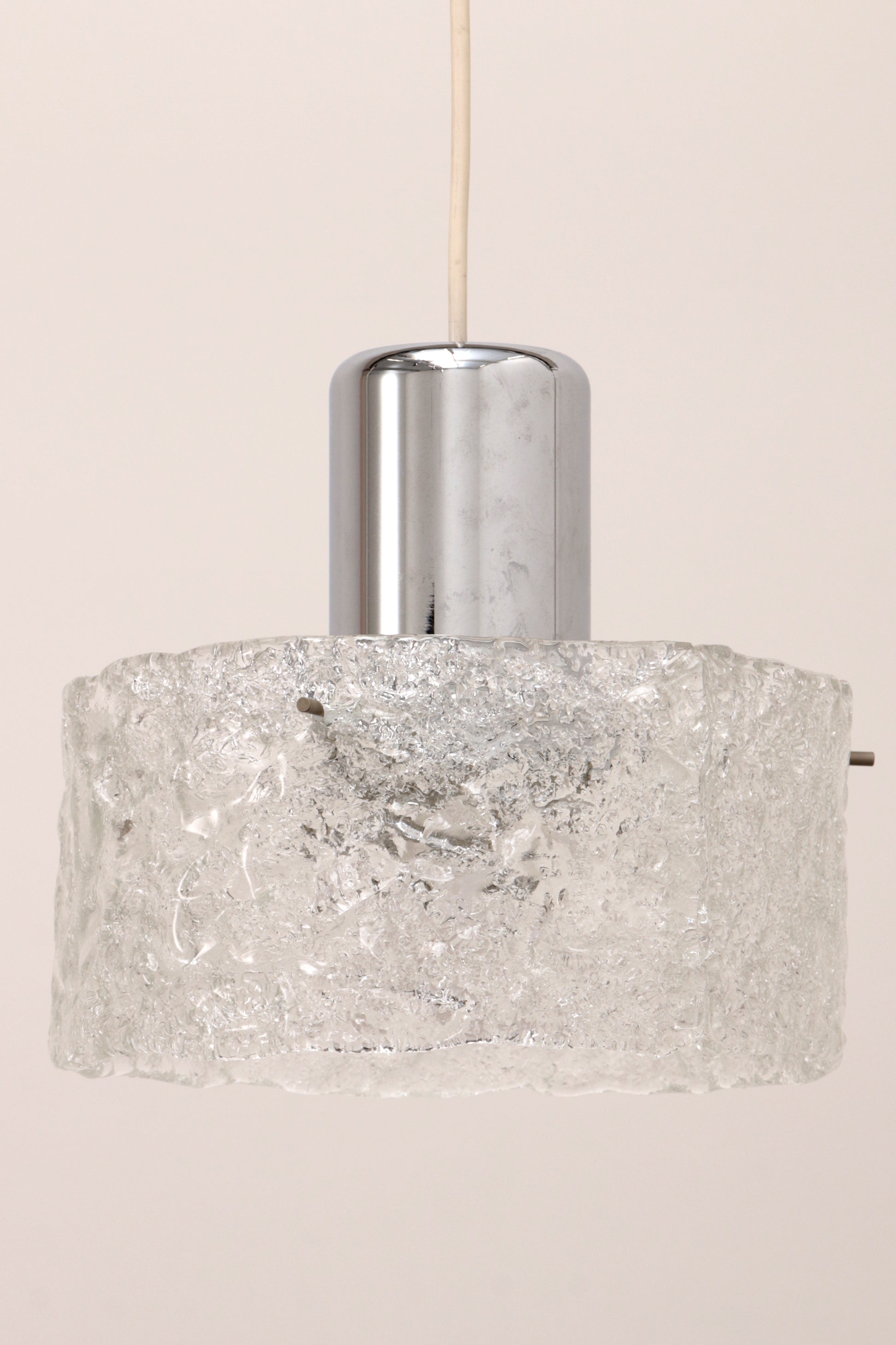 Zeer zeldzame  ijsglas lamp geproduceerd door Egon Hillebrand,1960 Duitsland.