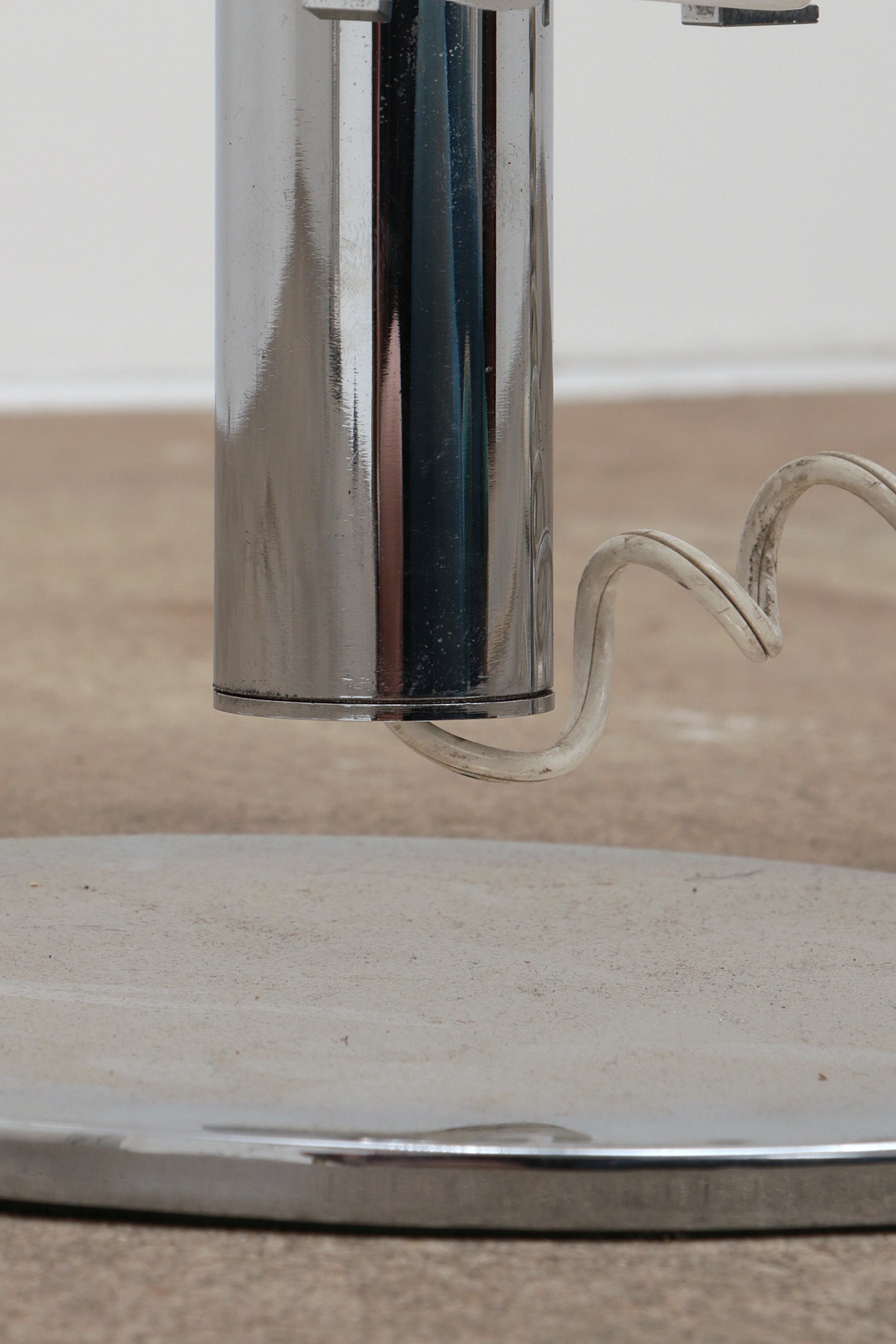 Italiaanse Design tafellamp gemaakt van chrome met glas,1960
