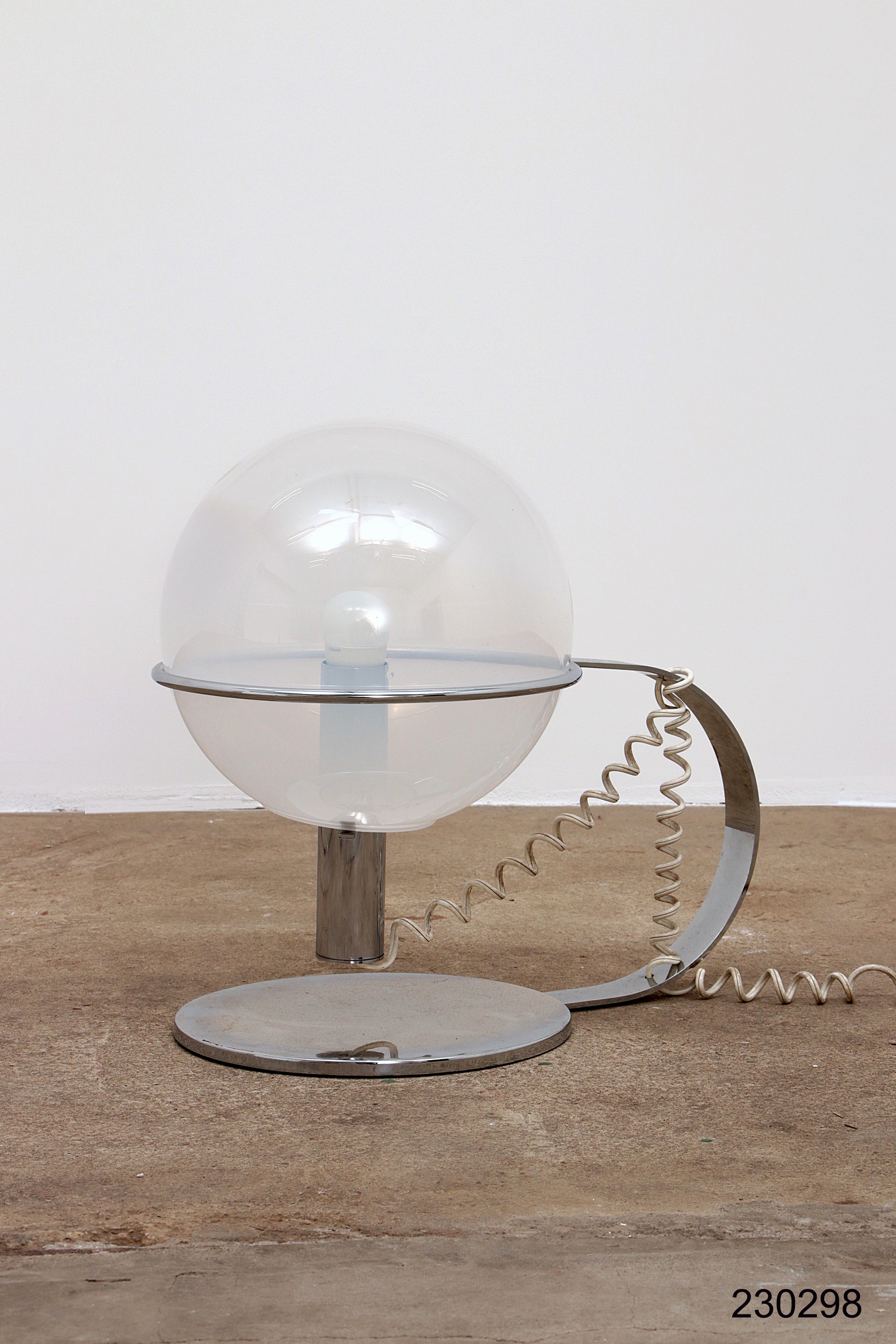 Italiaanse Design tafellamp gemaakt van chrome met glas,1960