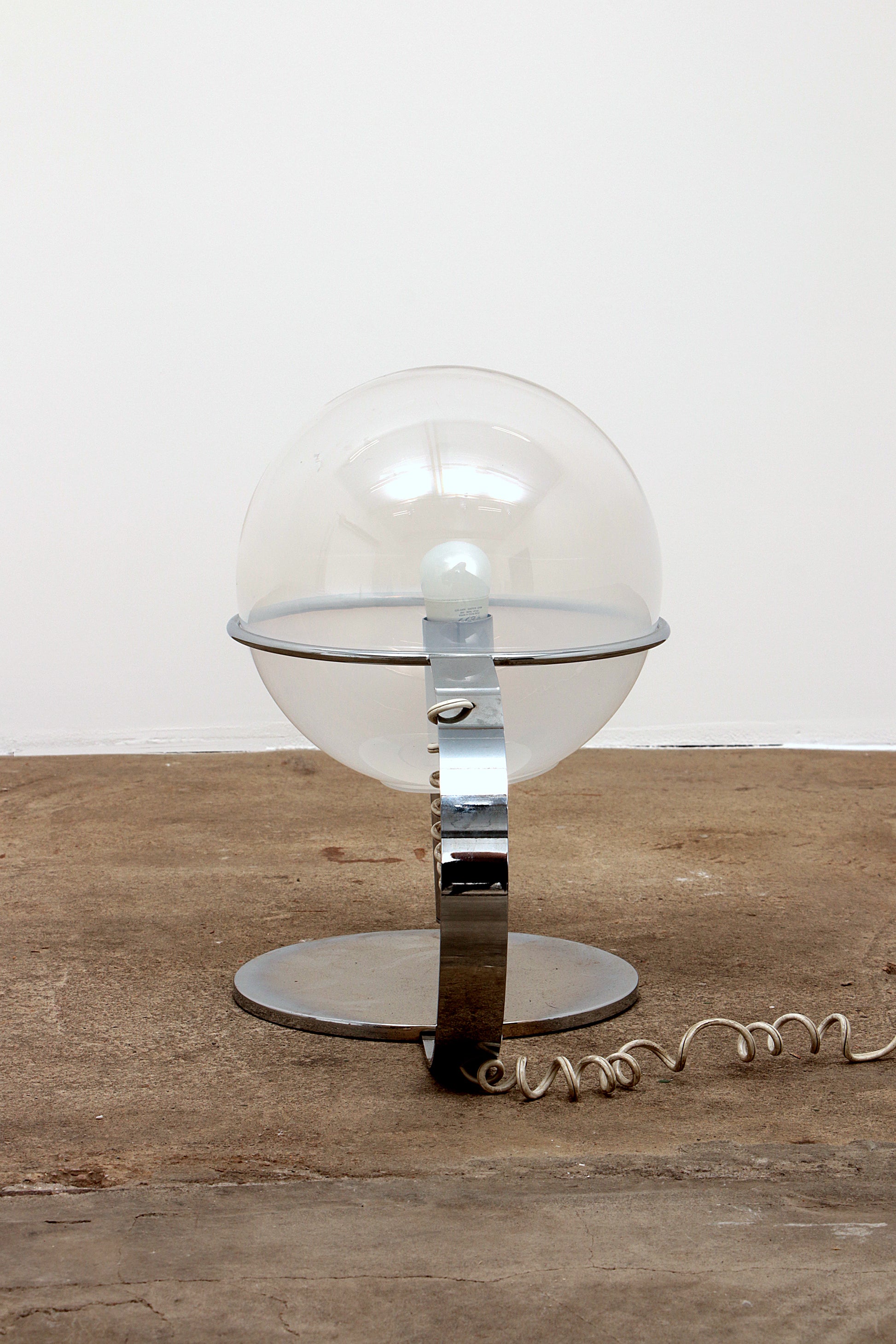 Italiaanse Design tafellamp gemaakt van chrome met glas,1960