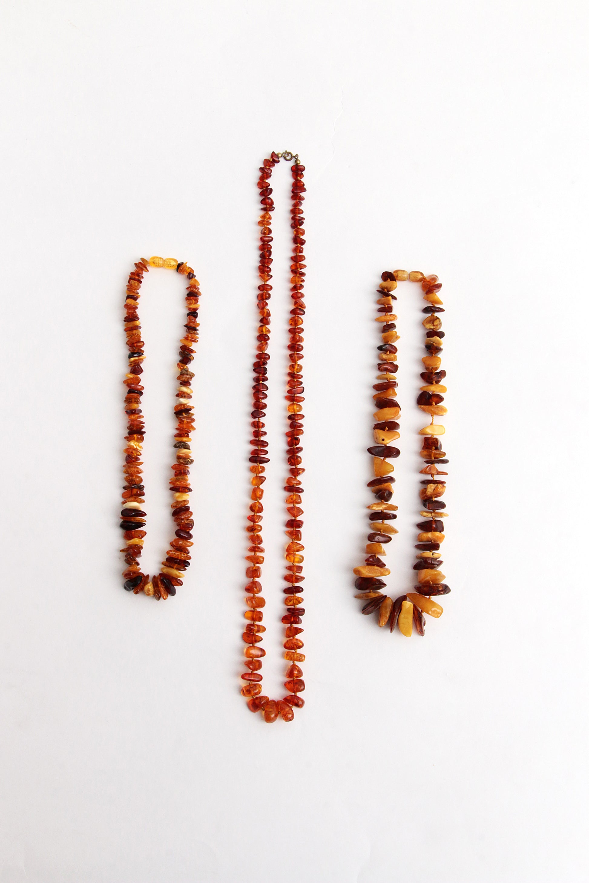 Vintage Set van drie barnsteen kettingen,1960