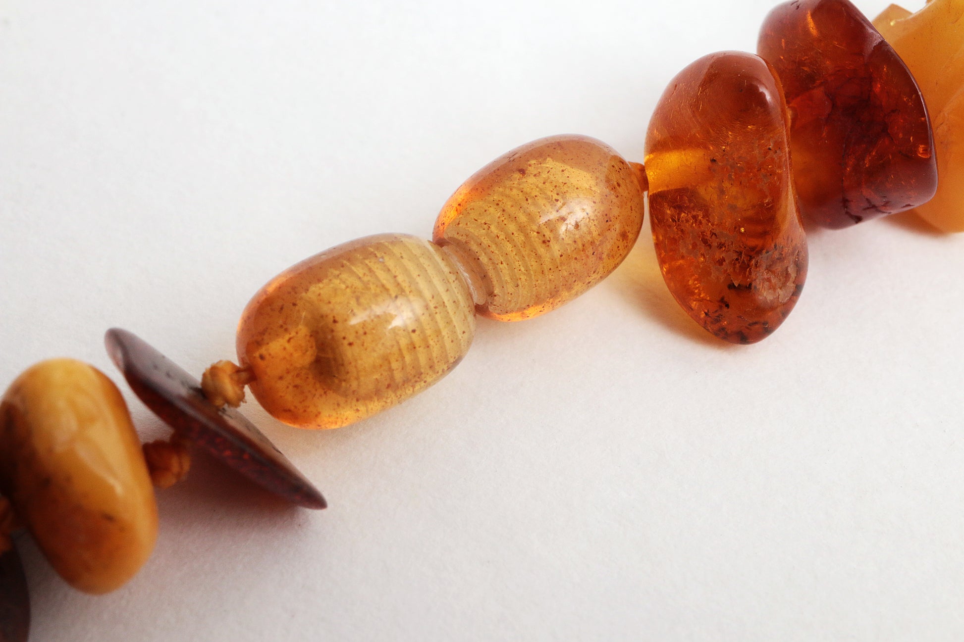 Vintage Set van drie barnsteen kettingen,1960