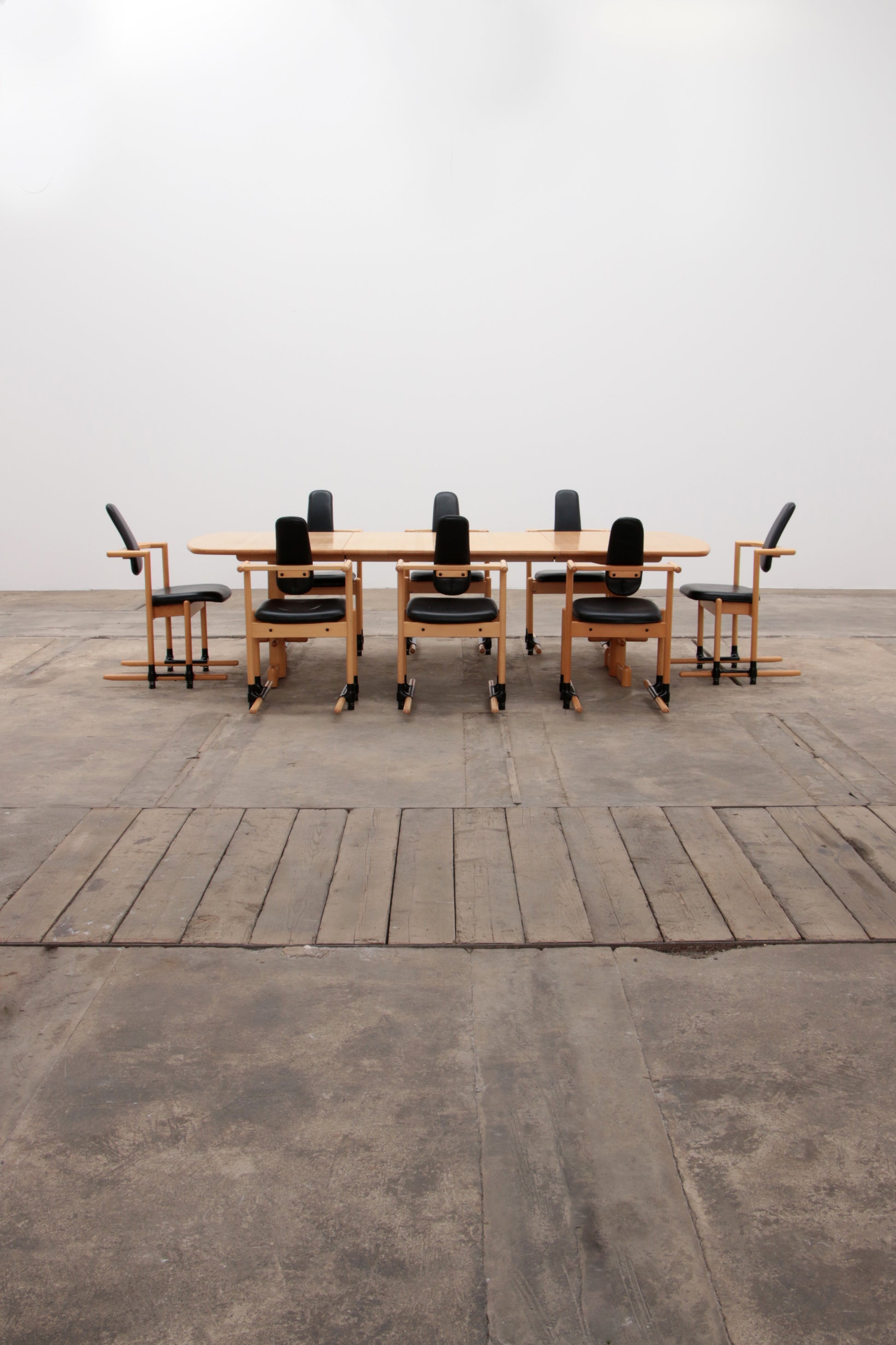 Stokke Eetkamerset grote tafel met 8 stoelen ontwerp Peter Opsvik,1990