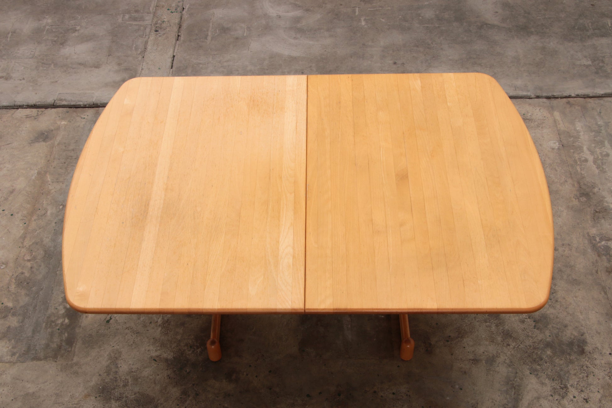 Stokke Eetkamerset grote tafel met 8 stoelen ontwerp Peter Opsvik,1990