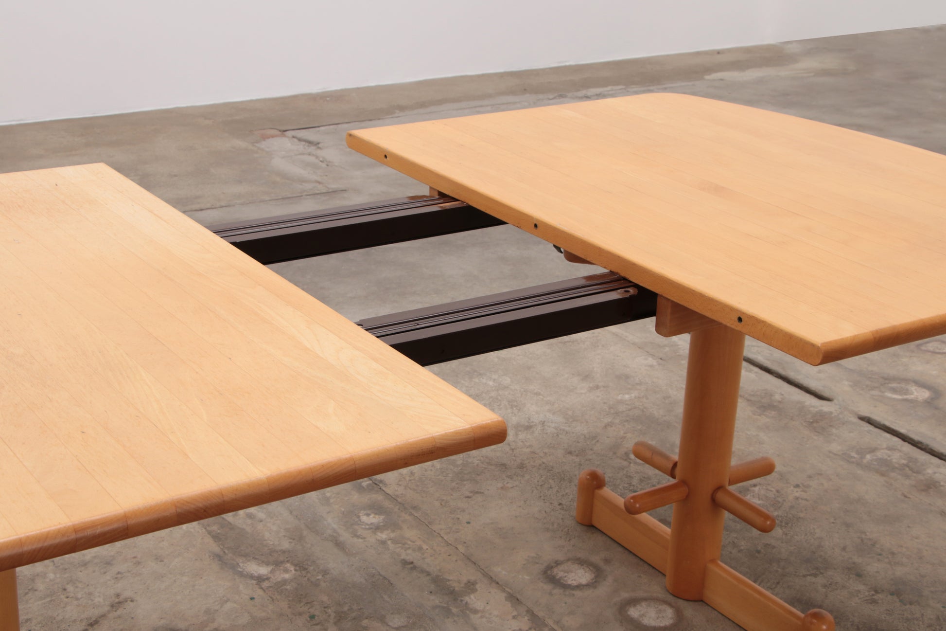 Stokke Eetkamerset grote tafel met 8 stoelen ontwerp Peter Opsvik,1990