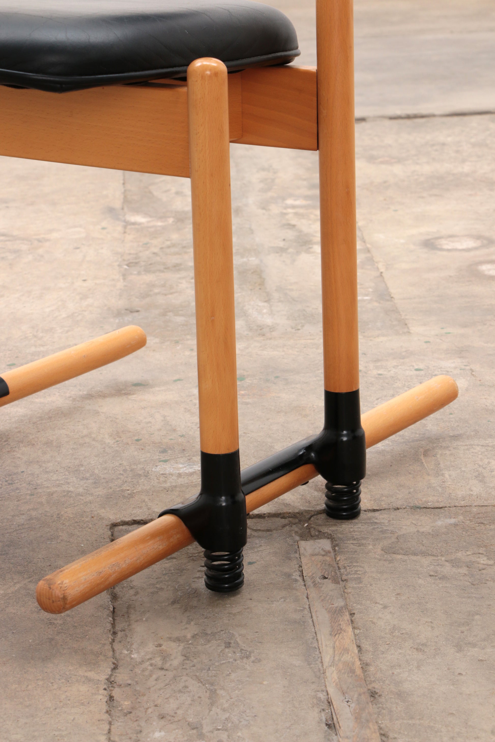 Stokke Eetkamerset grote tafel met 8 stoelen ontwerp Peter Opsvik,1990