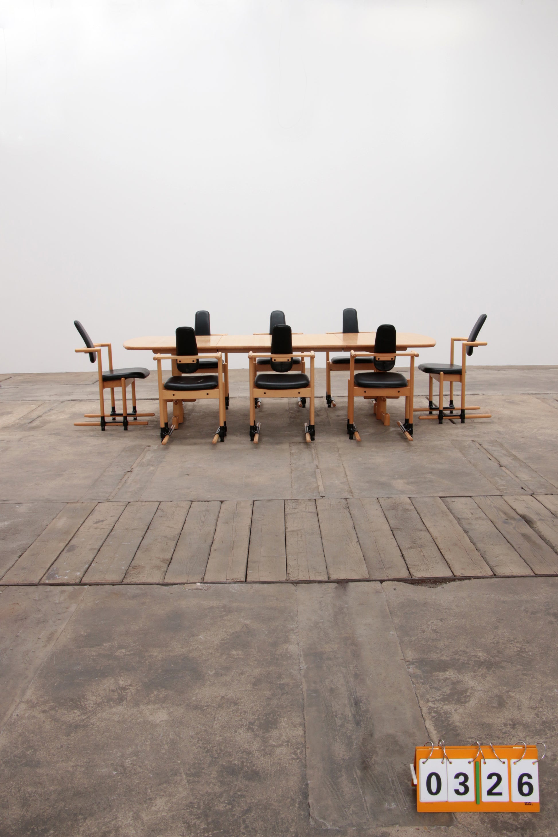 Stokke Eetkamerset grote tafel met 8 stoelen ontwerp Peter Opsvik,1990