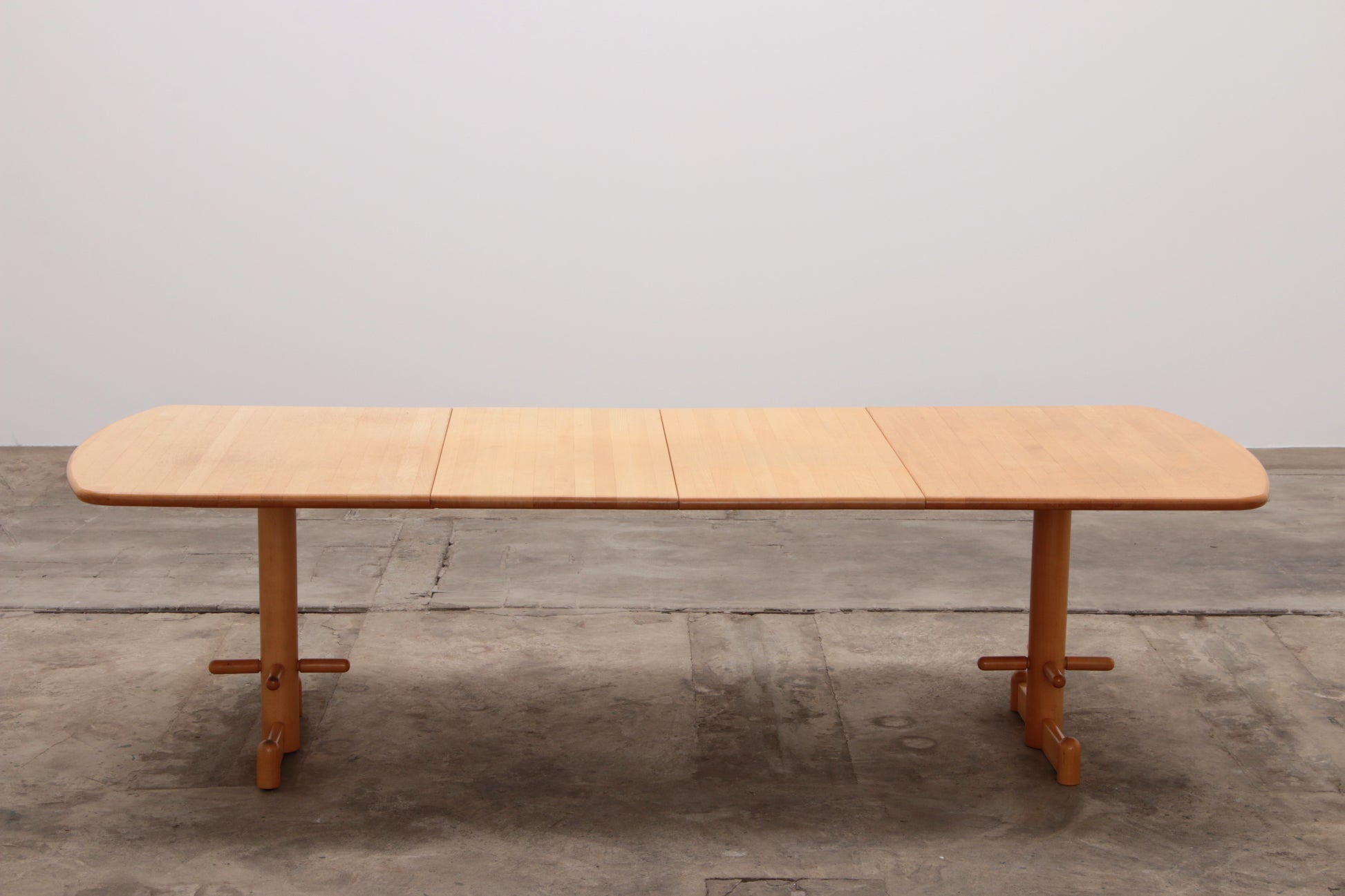 Stokke Eetkamerset grote tafel met 8 stoelen ontwerp Peter Opsvik,1990