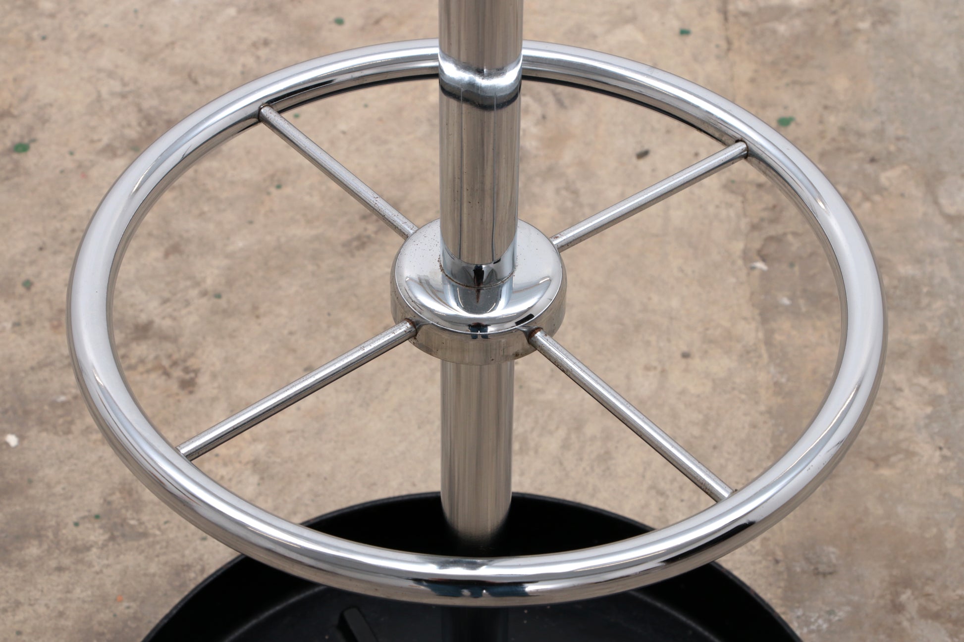 Vintage chrome kapstok met paraplu rek