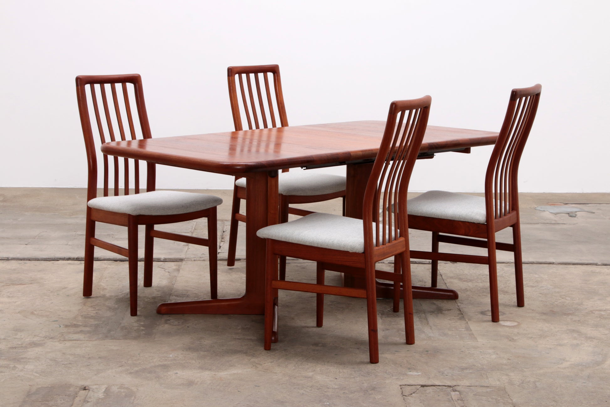 Deense set 4 stoelen Kai Kristiansen en een tafel van Korup,1960 Denemarken.
