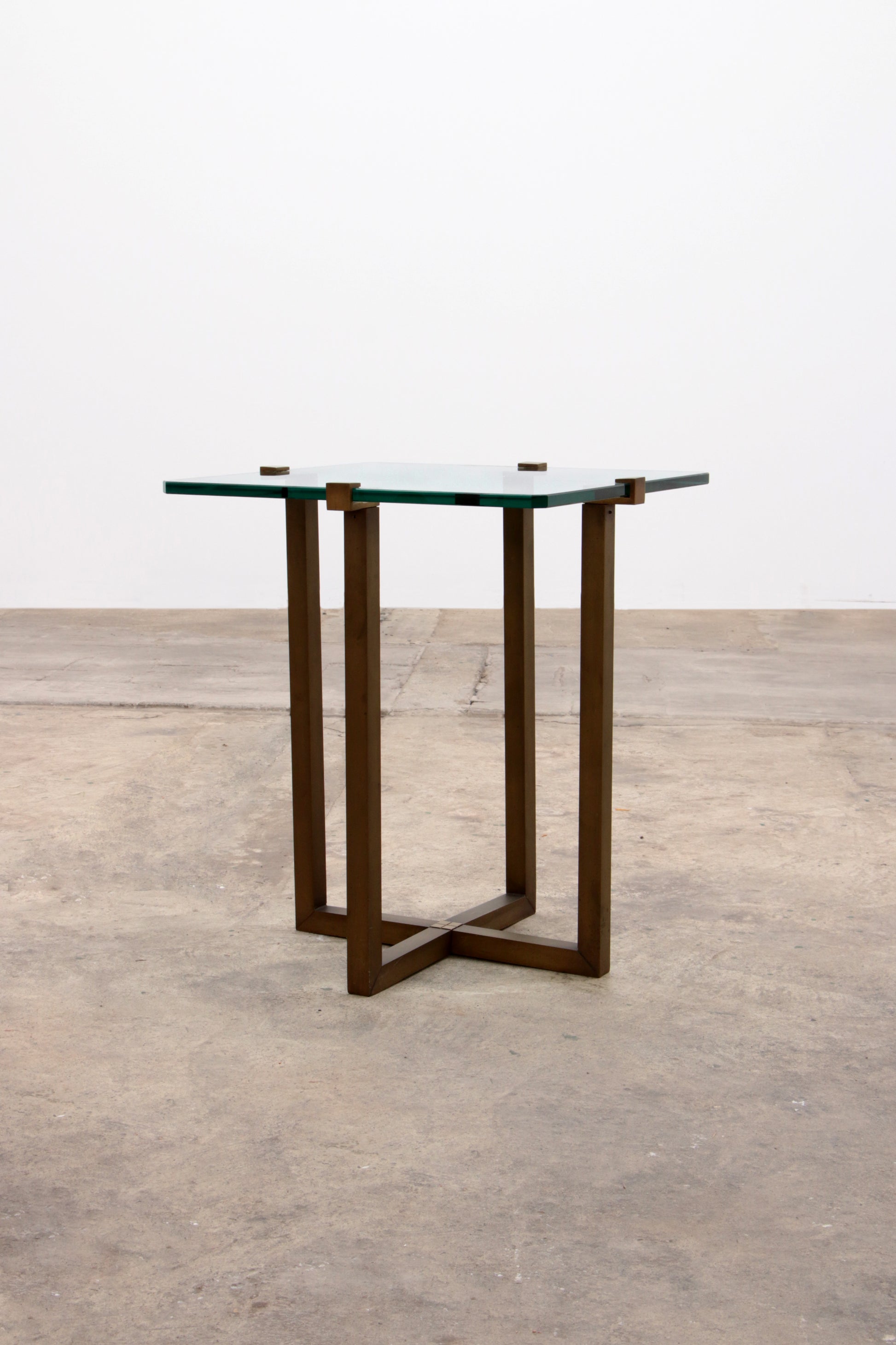 Design Peter Ghyczy bijzettafel Model F59,1970 Nederland.