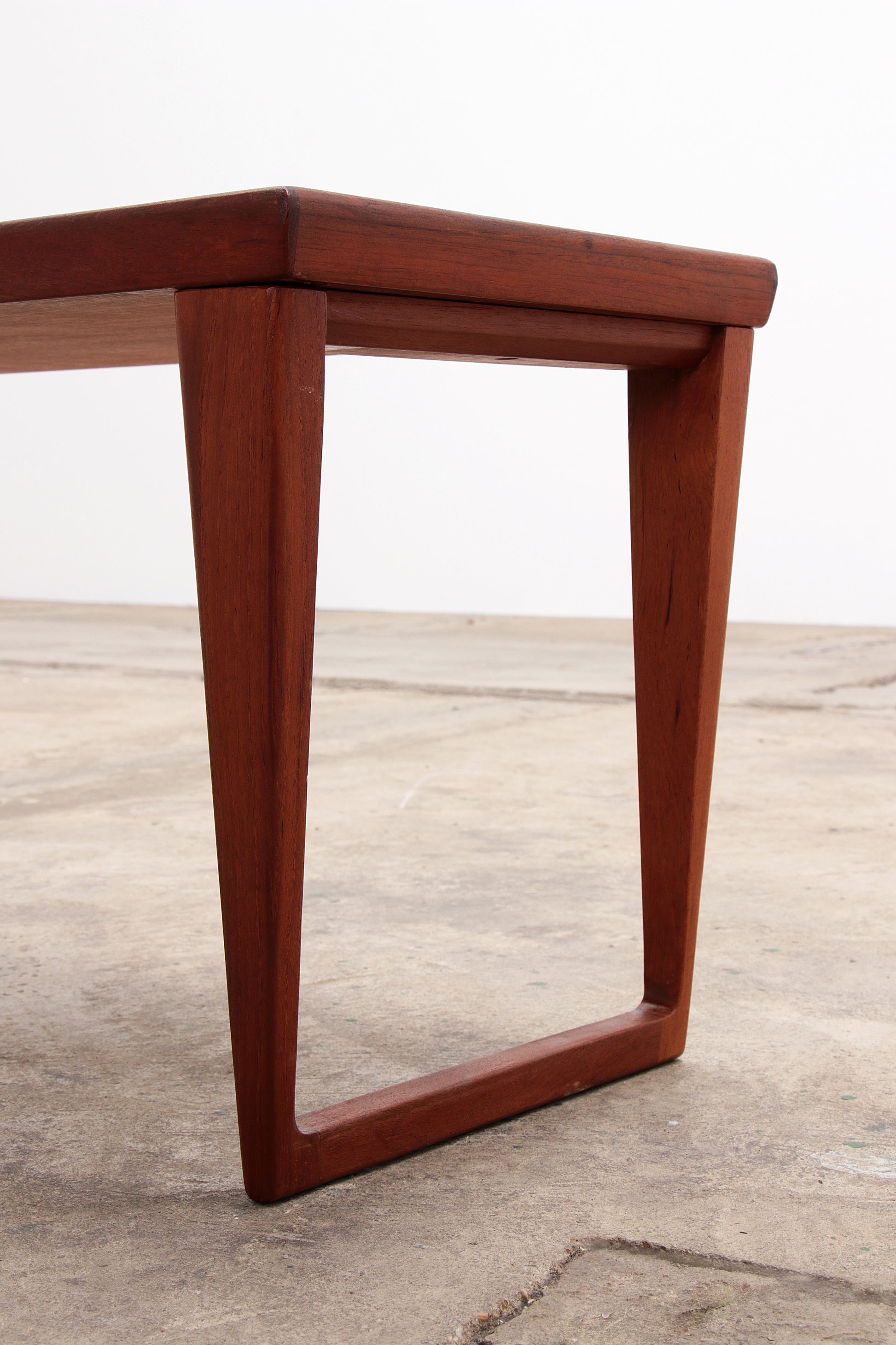 Vintage Kai Kristiansen Telefoonkastje met Tafel gemaakt door Aksel Kjersgaard
