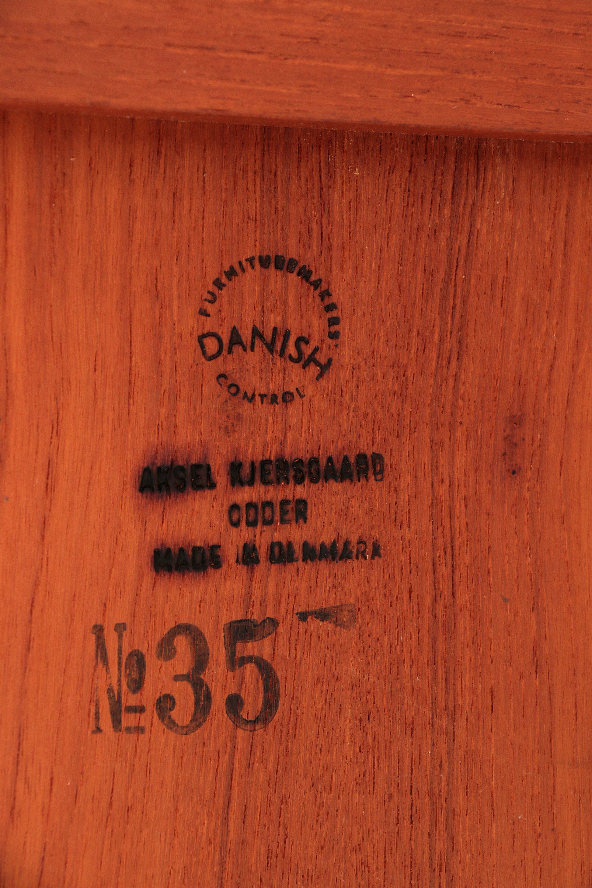 Vintage Kai Kristiansen Telefoonkastje met Tafel gemaakt door Aksel Kjersgaard