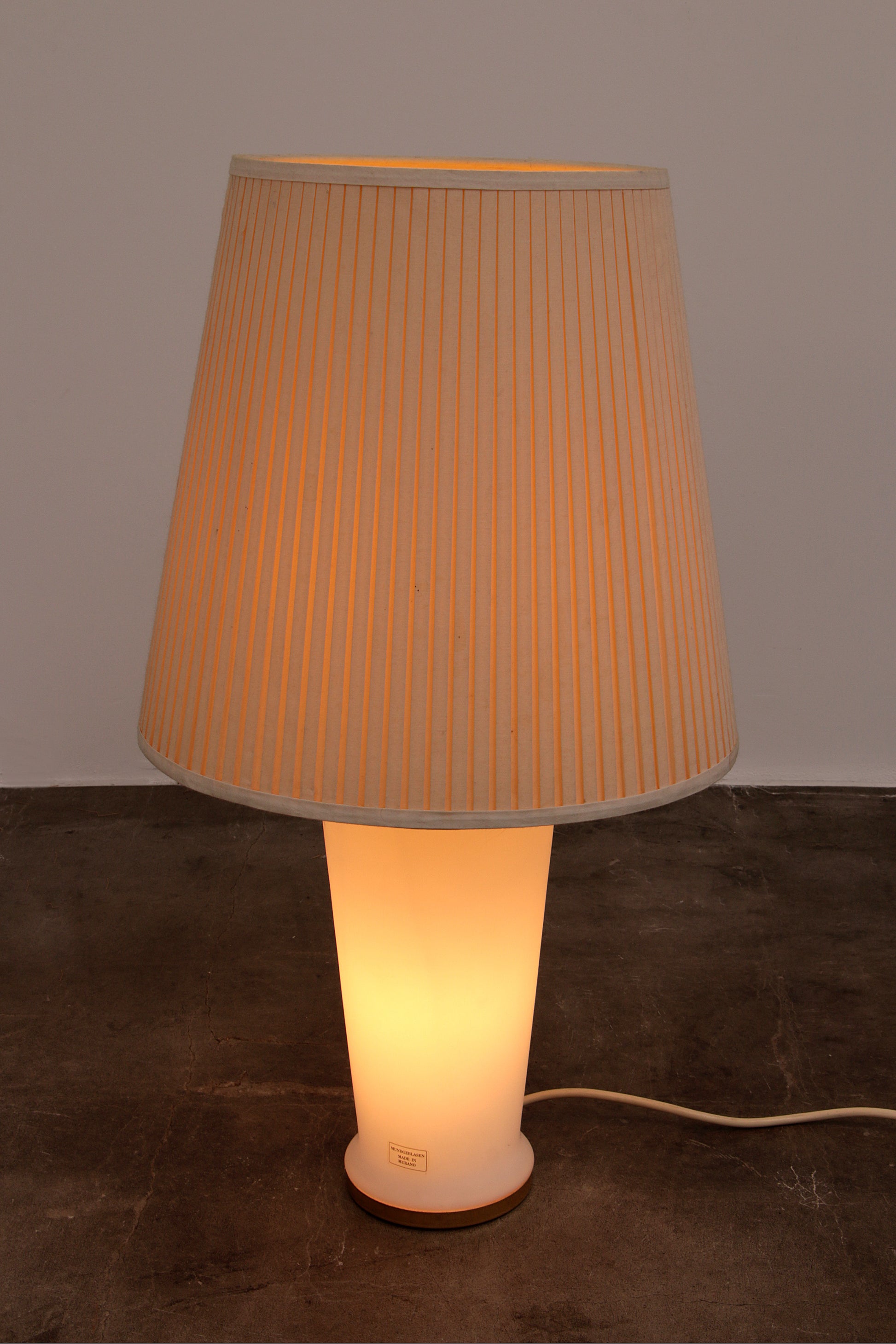 Witte Glazen Tafellamp Hollywood Regency Stijl met Pliché Kap