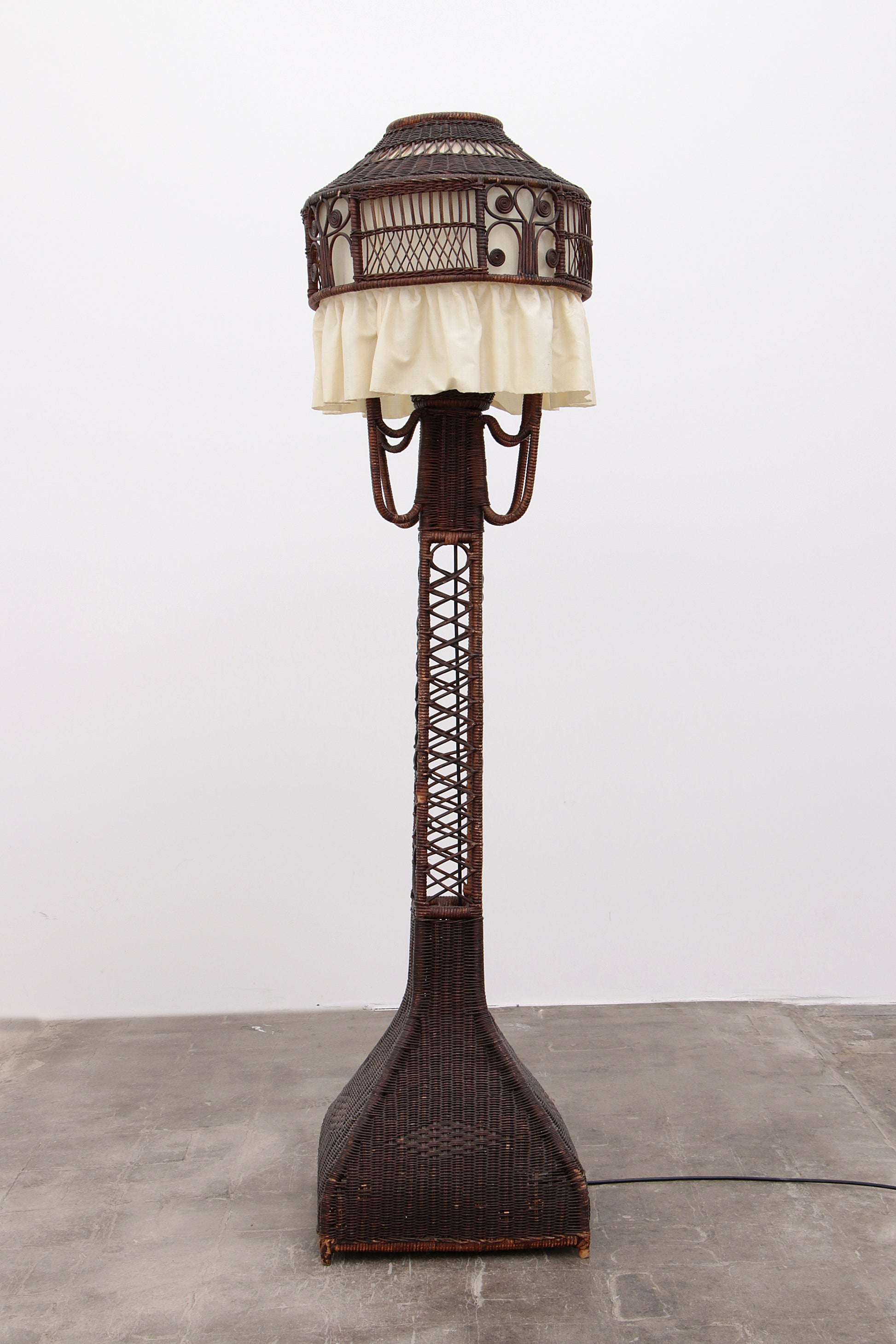 Bamboe Vloerlamp met Stoffenkap - Vintage Uitstraling uit de Jaren 50