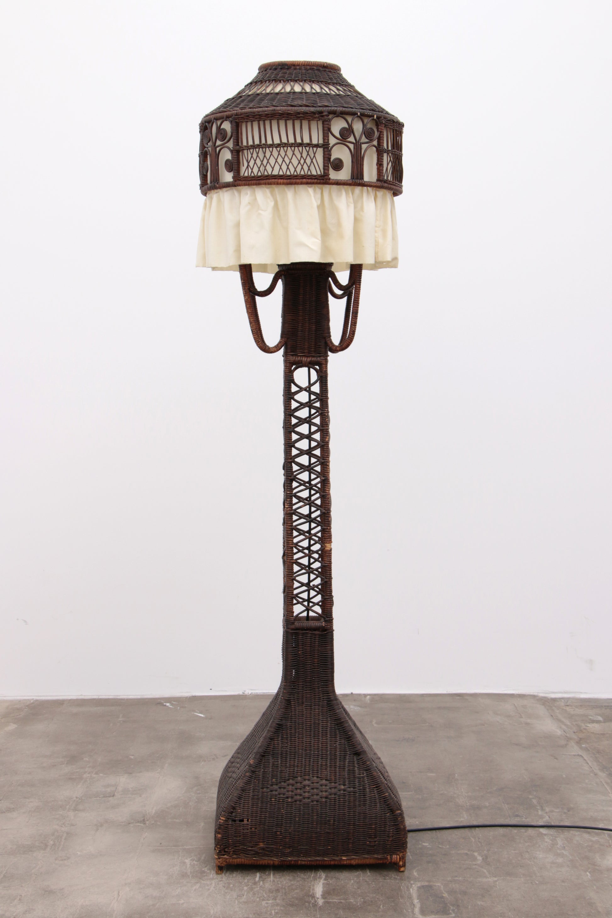 Bamboe Vloerlamp met Stoffenkap - Vintage Uitstraling uit de Jaren 50