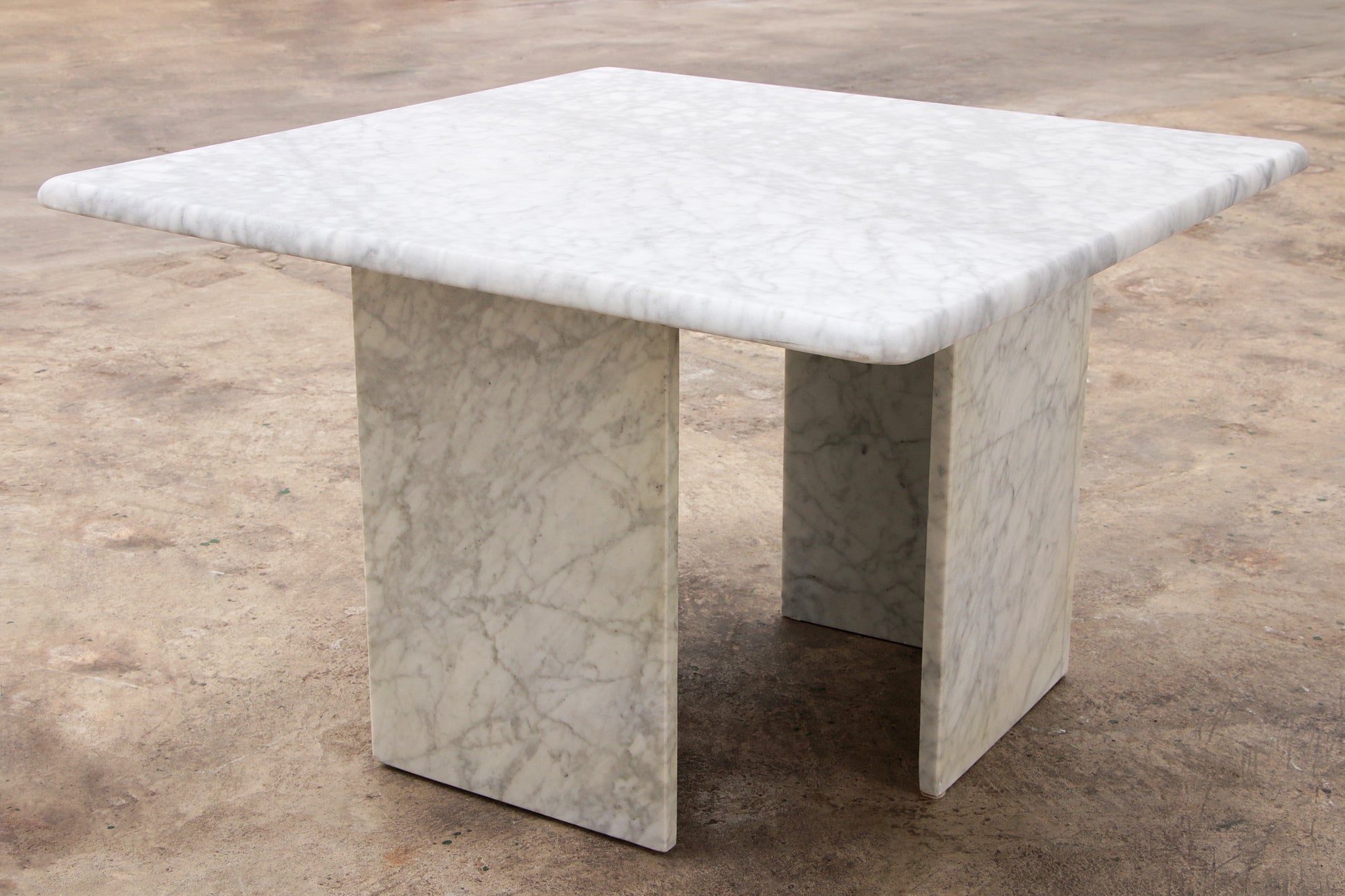 Italiaanse Marmeren salontafel tijdloos design uit de jaren 70