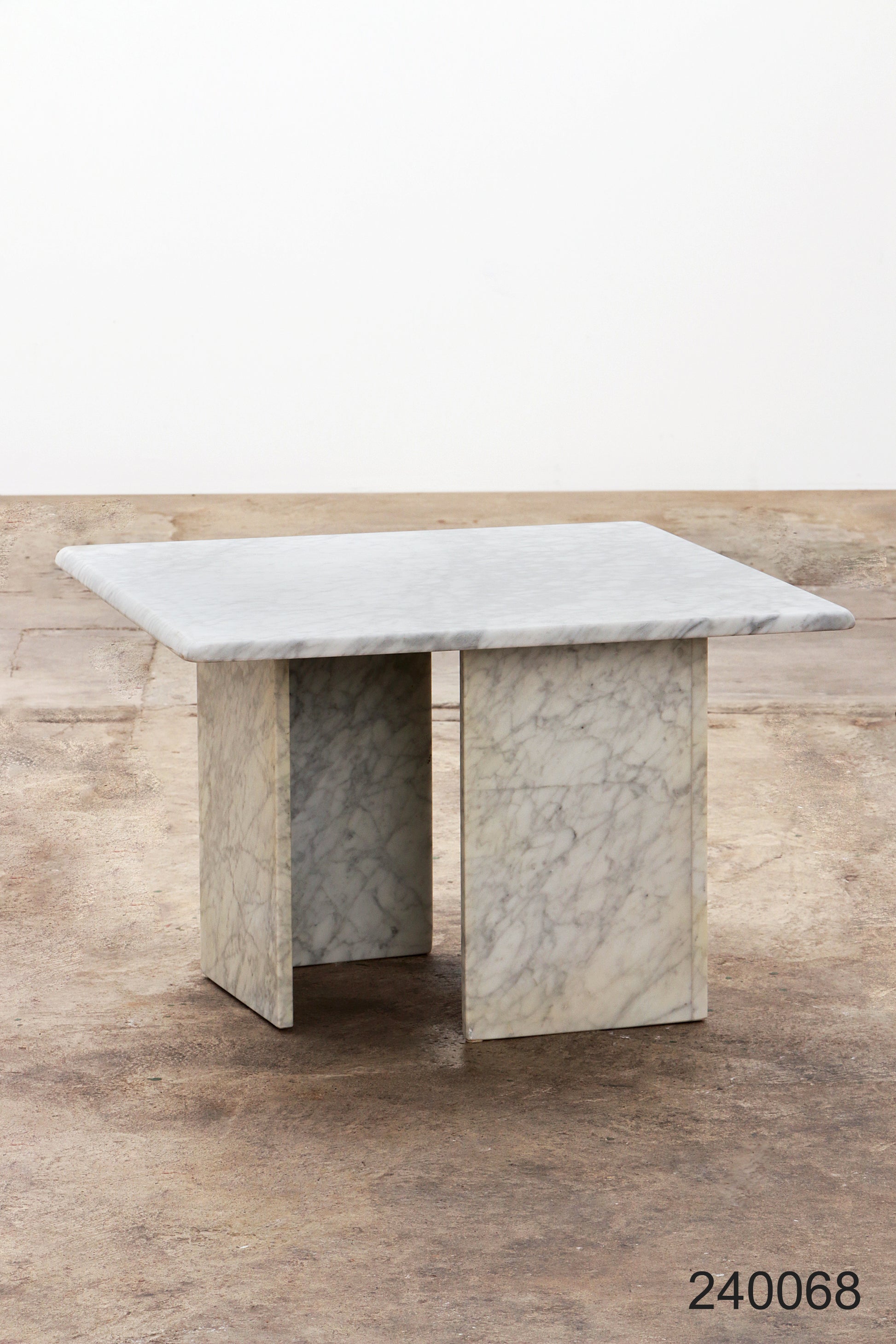 Italiaanse Marmeren salontafel tijdloos design uit de jaren 70