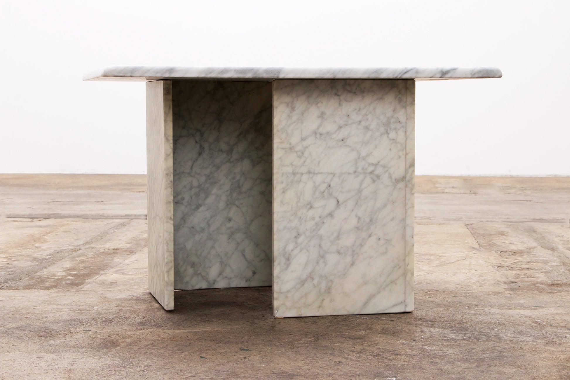 Italiaanse Marmeren salontafel tijdloos design uit de jaren 70