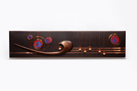 Handgemaakt Koperen Wandkunstwerk met Emaille Details - Muzieklijn Design