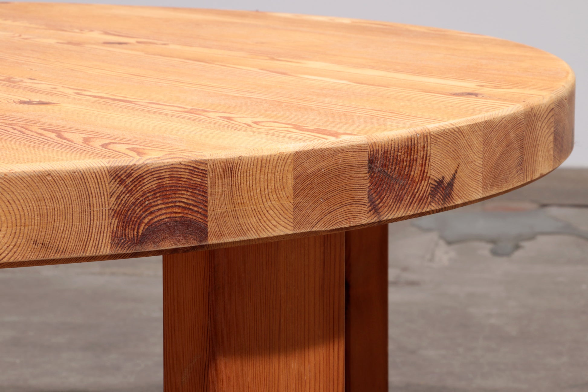 Round Pine Coffee Table Scandinavia 1970