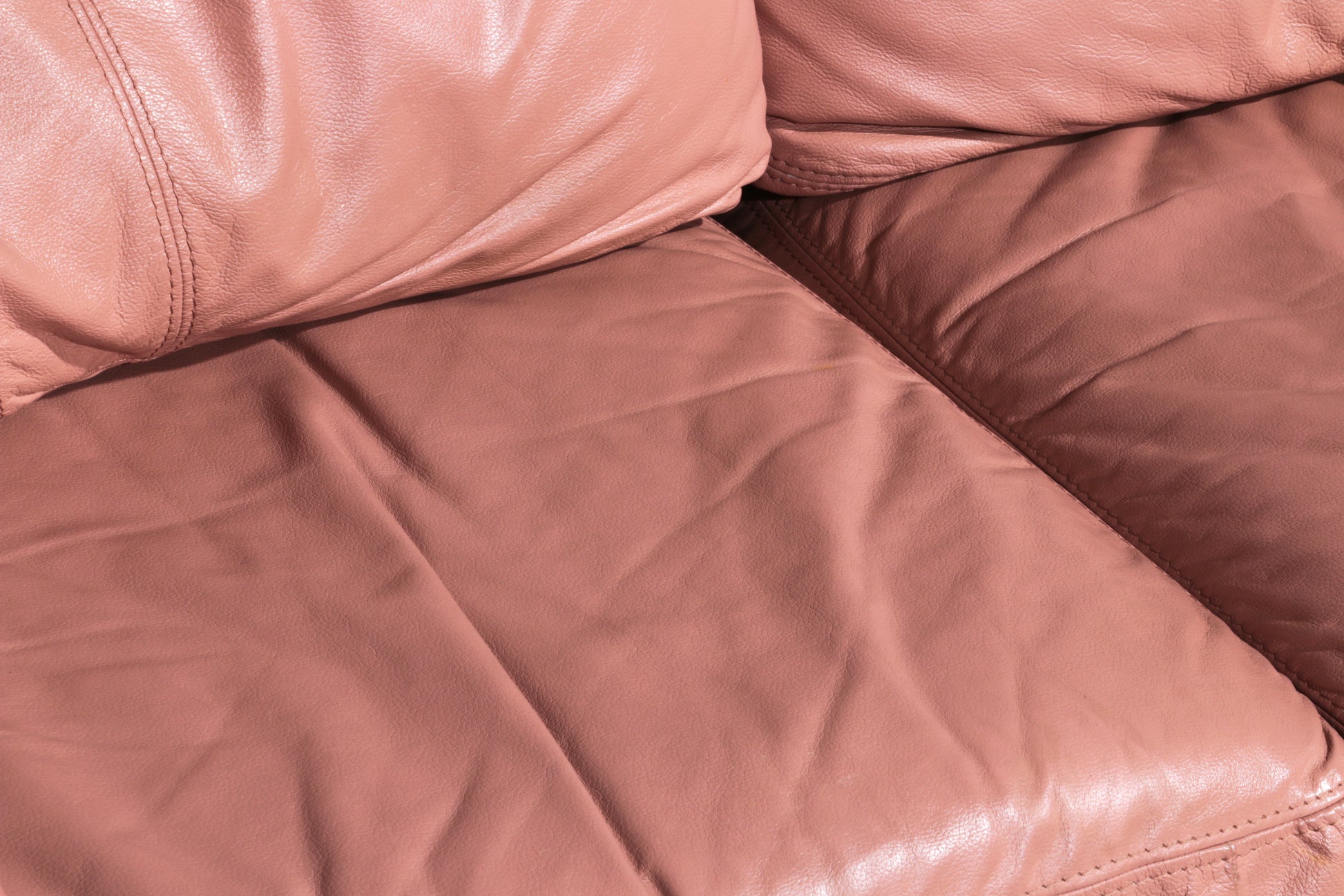 Vintage Italian Lounge Set – 4-Piece Rose Pink Leather (1970s)