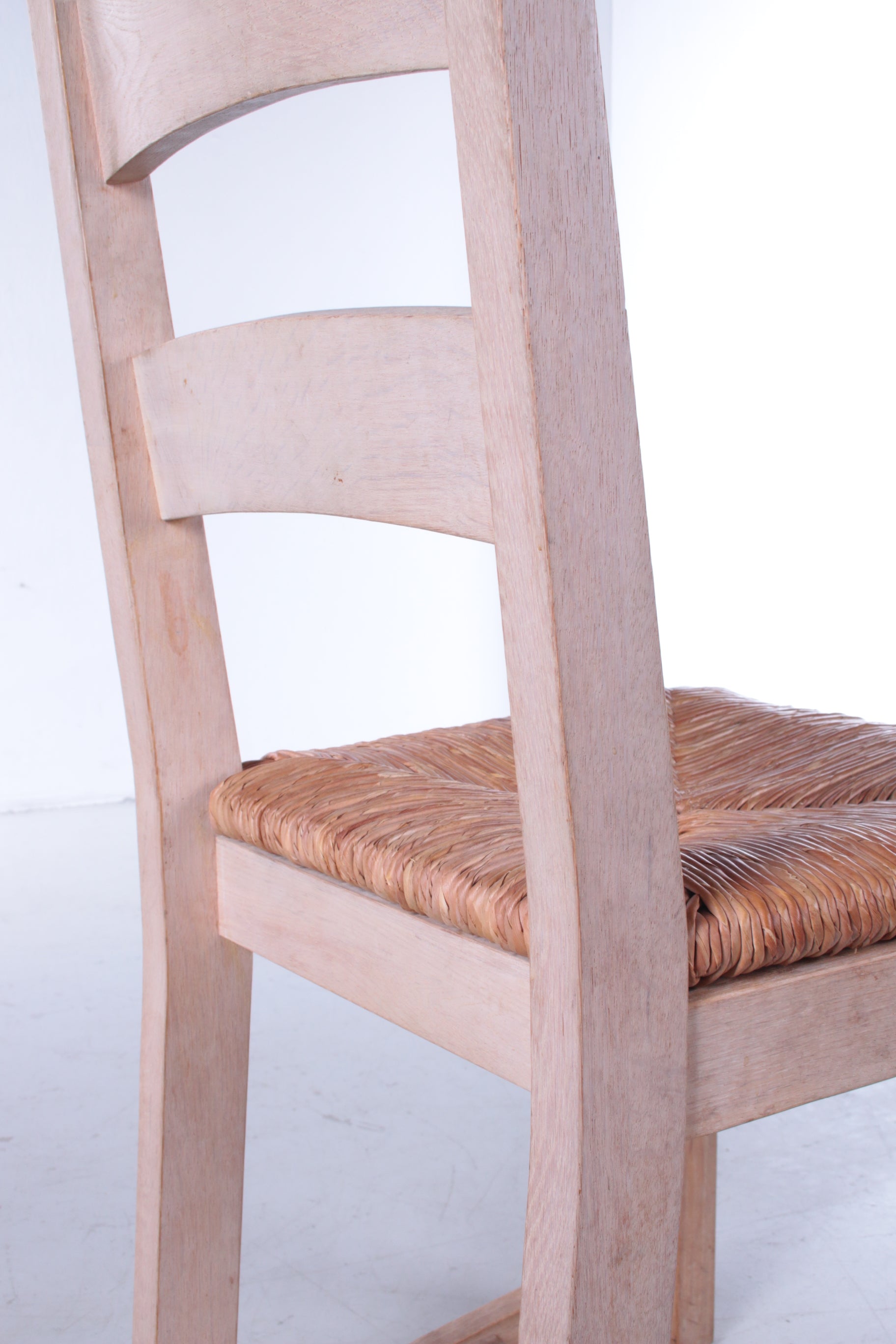 Set 2 Deense eikenhouten keukenstoelen met rieten zitting,
