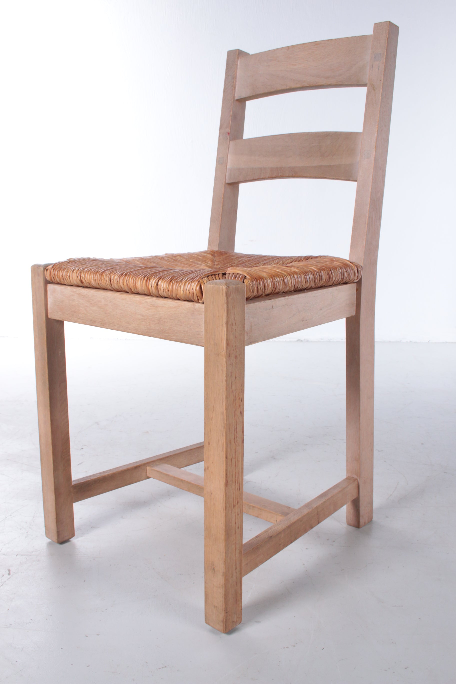 Set 2 Deense eikenhouten keukenstoelen met rieten zitting,