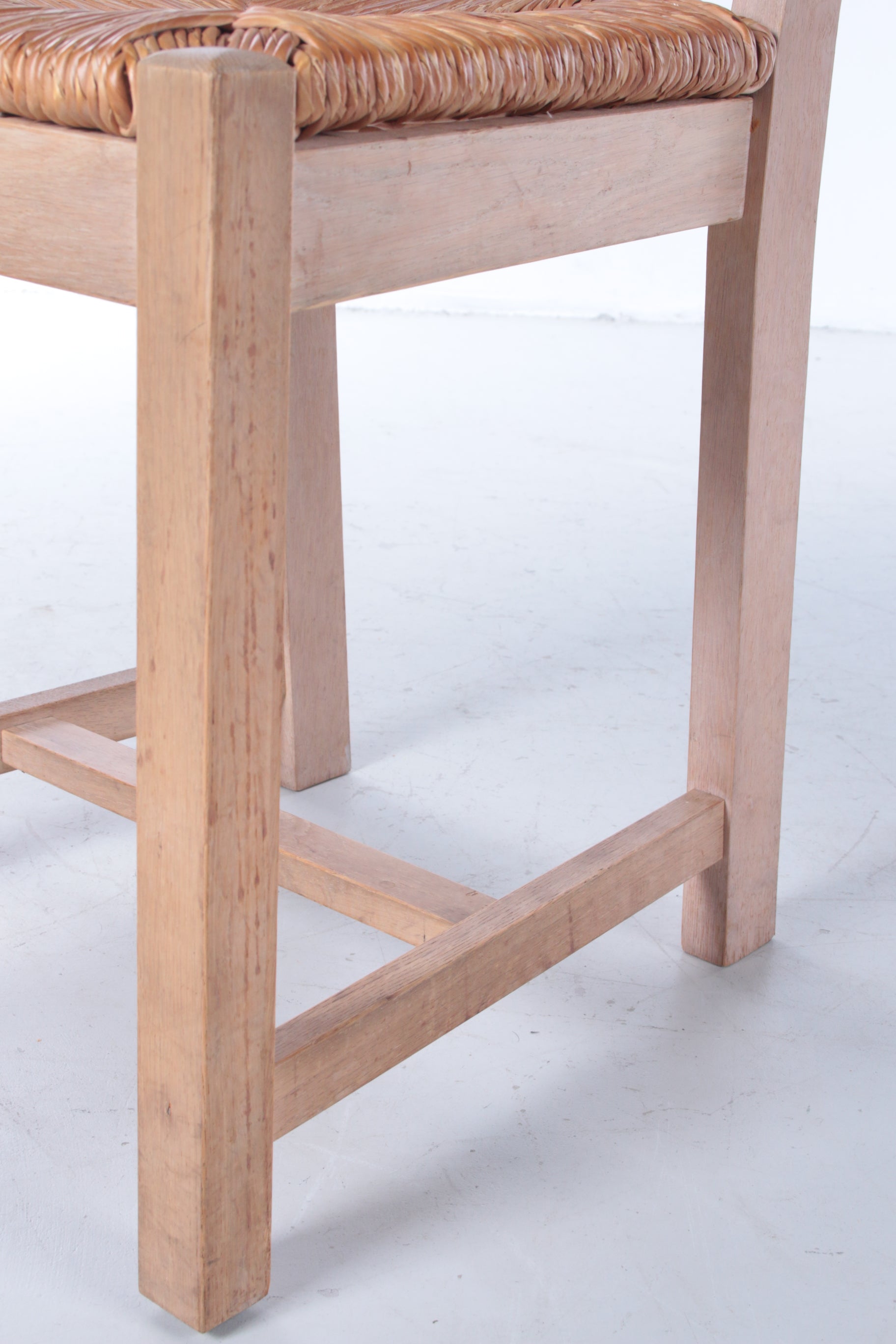 Set 2 Deense eikenhouten keukenstoelen met rieten zitting,