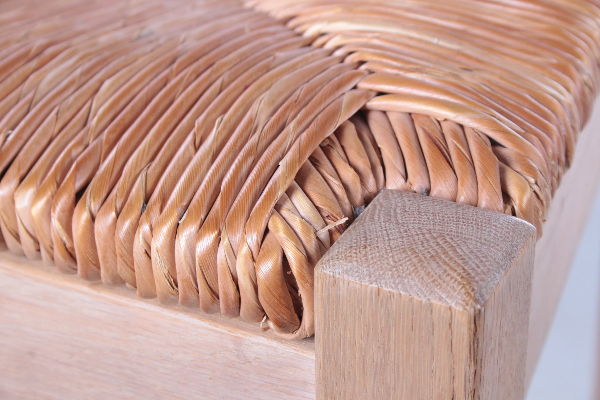 Set 2 Deense eikenhouten keukenstoelen met rieten zitting,