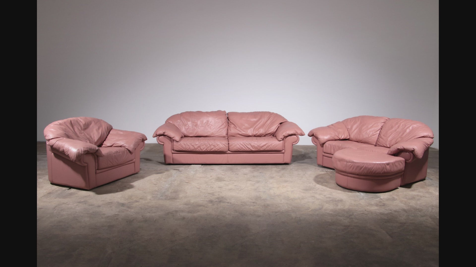 Vintage Italian Lounge Set – 4-Piece Rose Pink Leather (1970s)