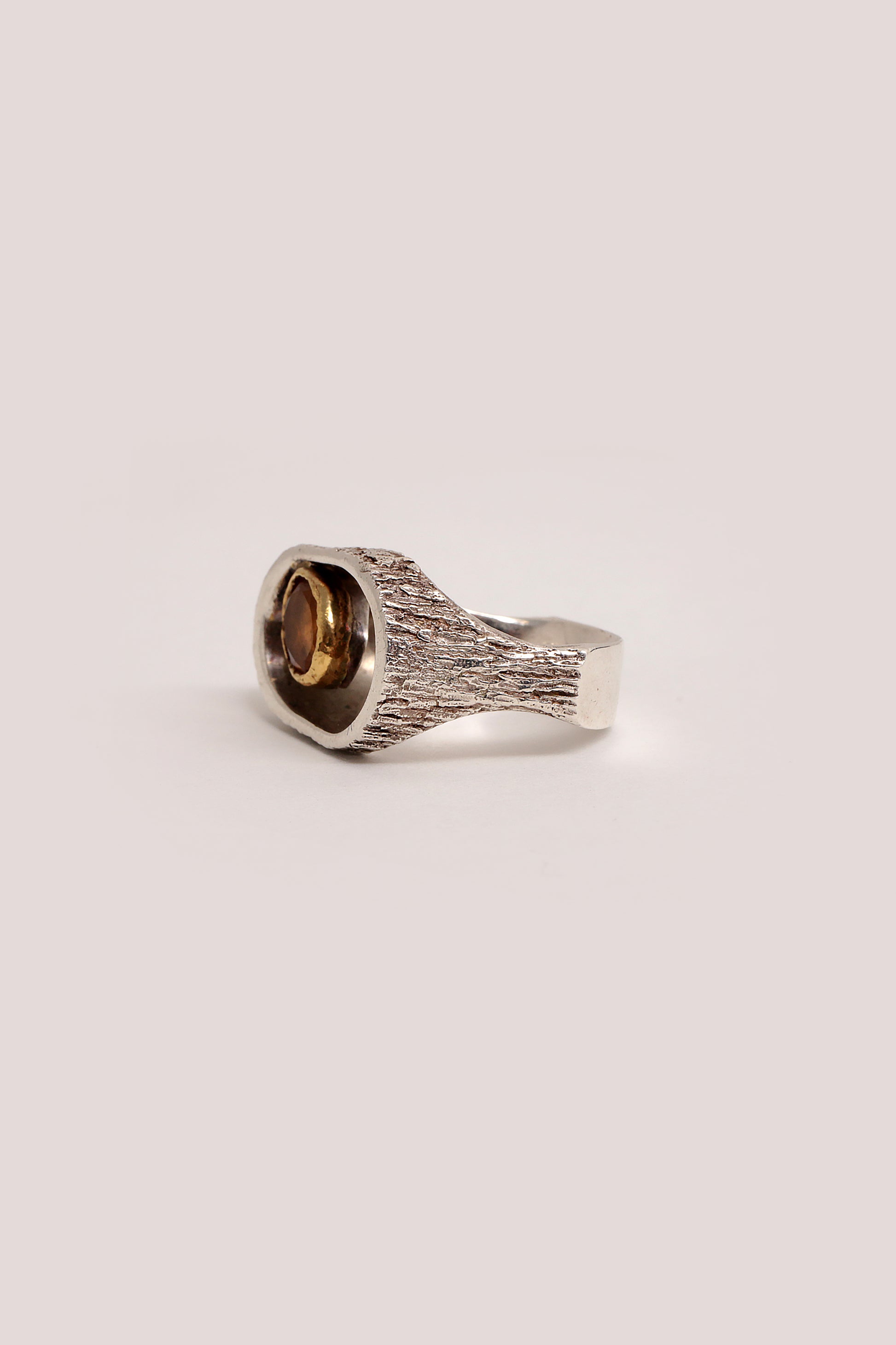 Zilveren ring hand gesmeed Alexander van den Hoven,Nederland