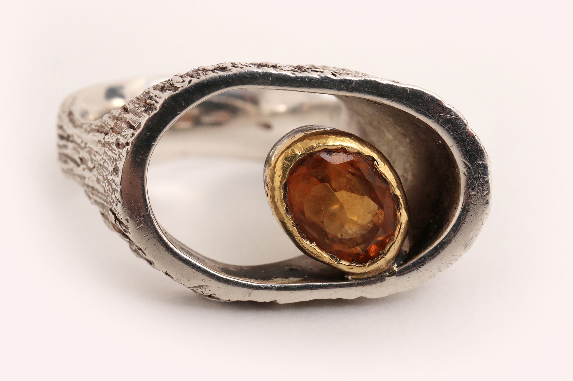 Zilveren ring hand gesmeed Alexander van den Hoven,Nederland