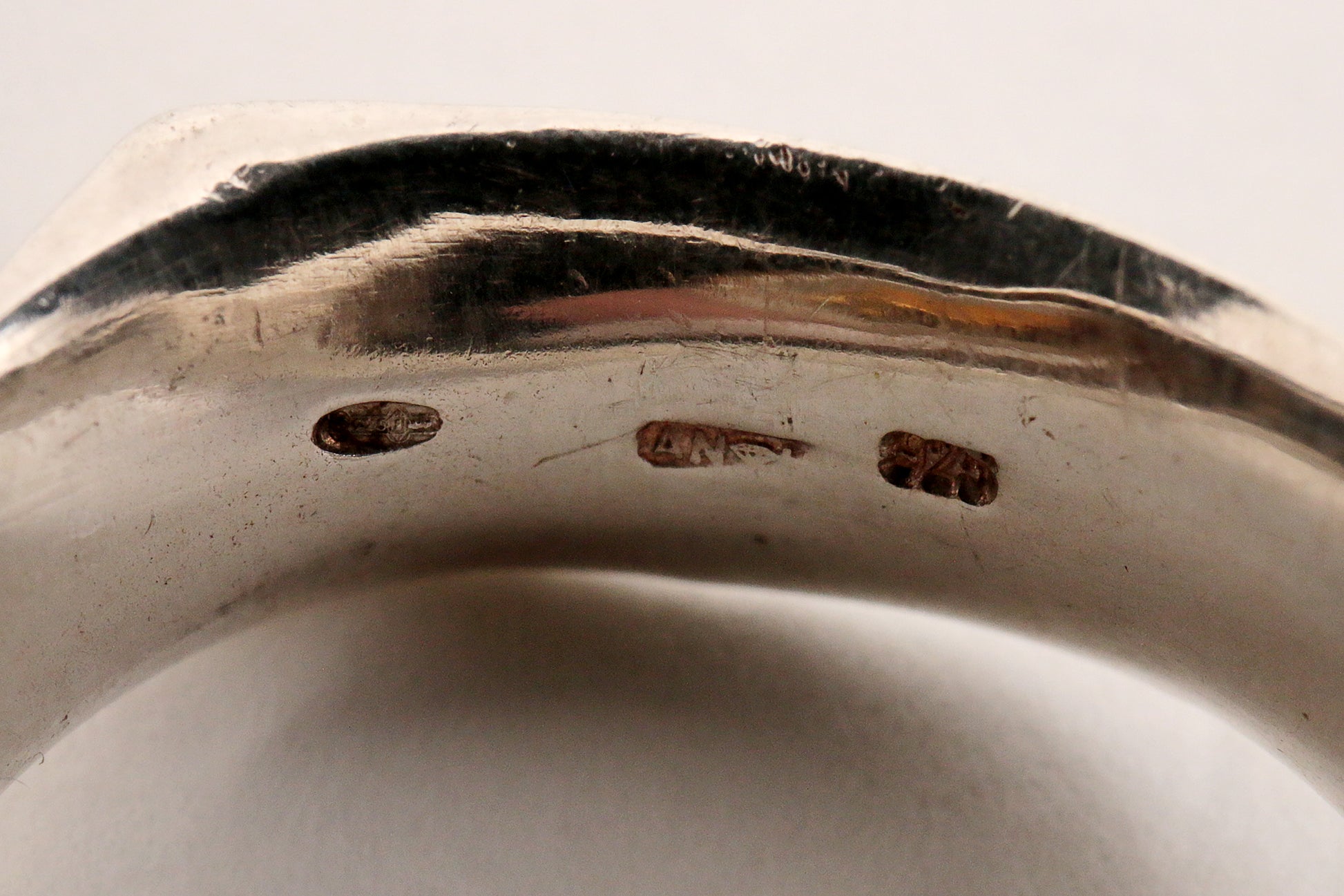 Zilveren ring hand gesmeed Alexander van den Hoven,Nederland