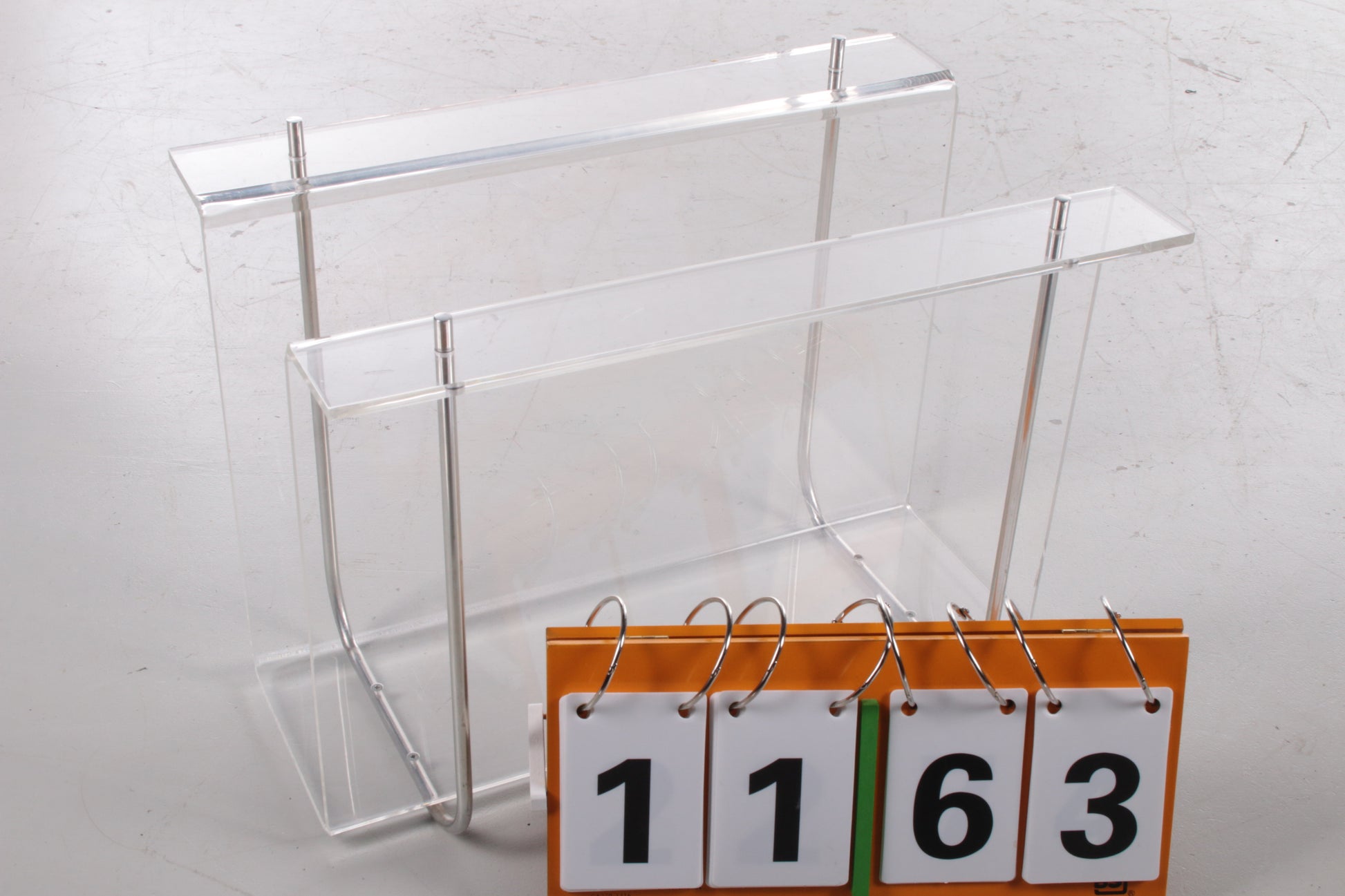 Plexiglas Magazijnrek met metalen accenten,1