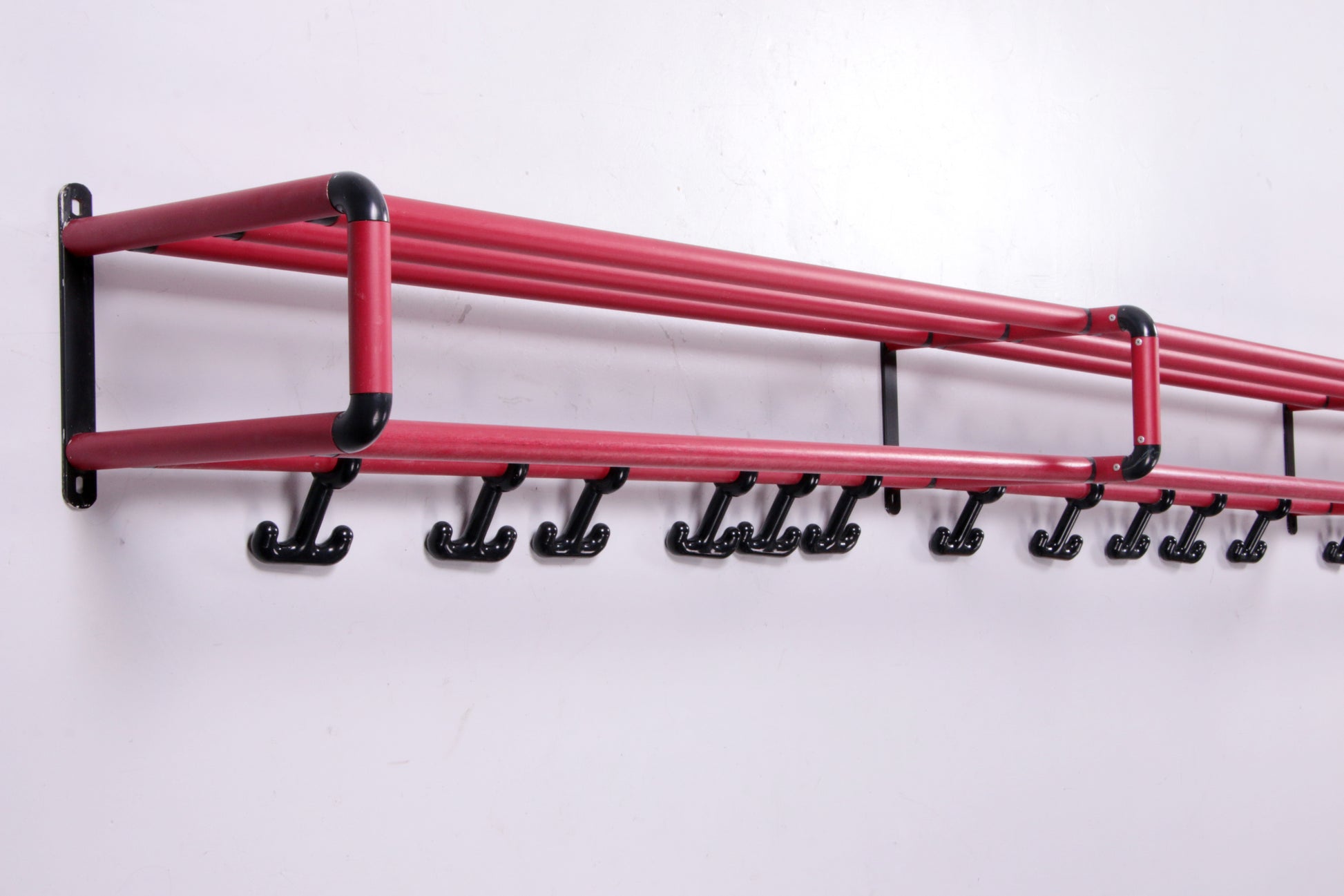 Mega Lange Wandkapstok Spage Age De lengte is 3,50 meter,1970s