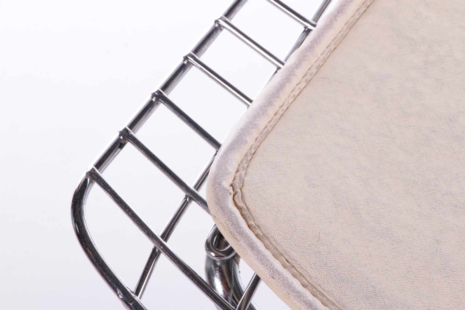 Knoll Bertoia Barkruk met mooi orgineel kussentje,1970