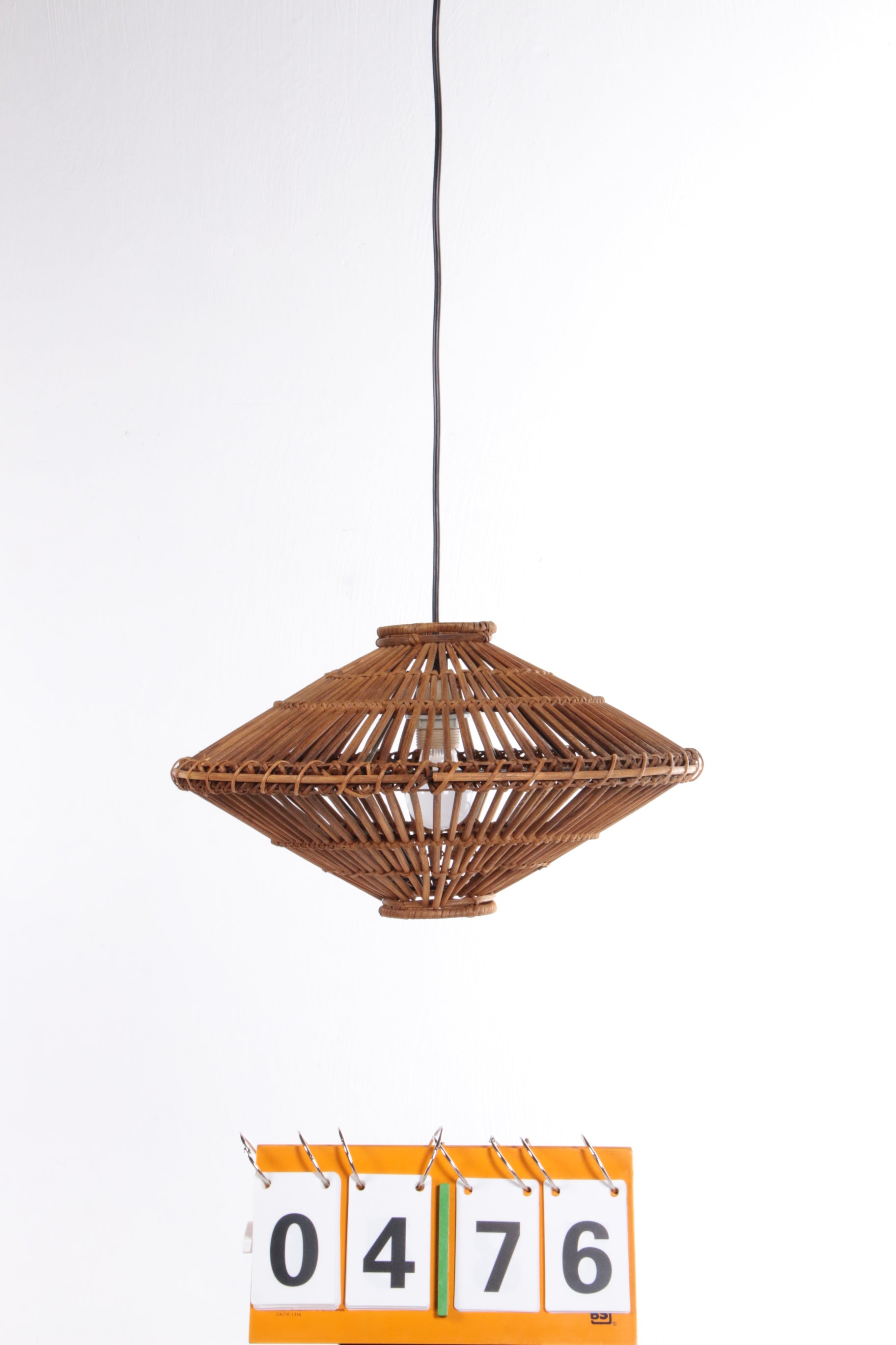 Franse jaren60 hanglamp gemaakt van bamboe.
