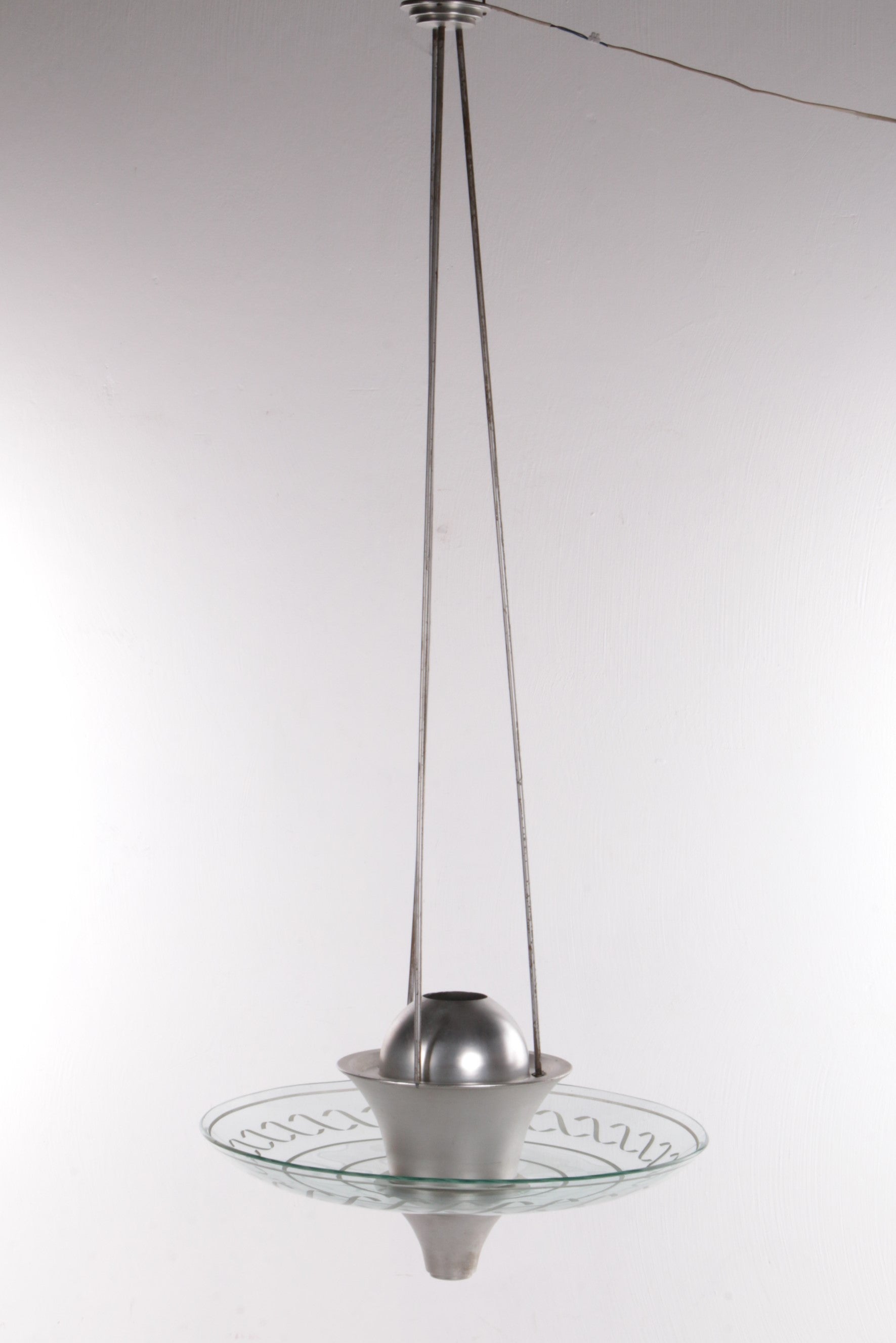 2 Art Deco Grote Hanglampen met geslepen glas Engeland 1930