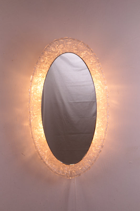 Grote Ovale Plexiglas spiegel met verlichting,1960 Duitsland.