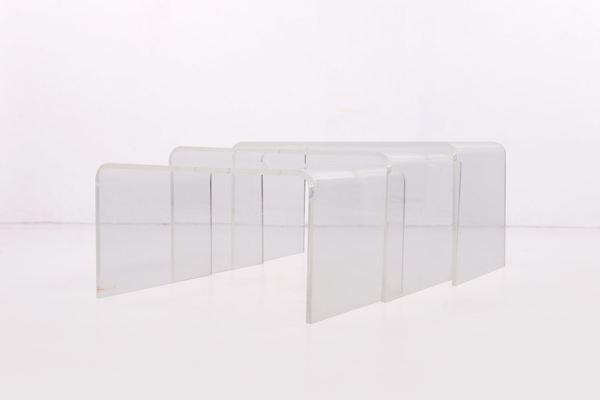 Set plexiglas bijzettafel of plantentafel past bij veel woonstijlen,1970s.